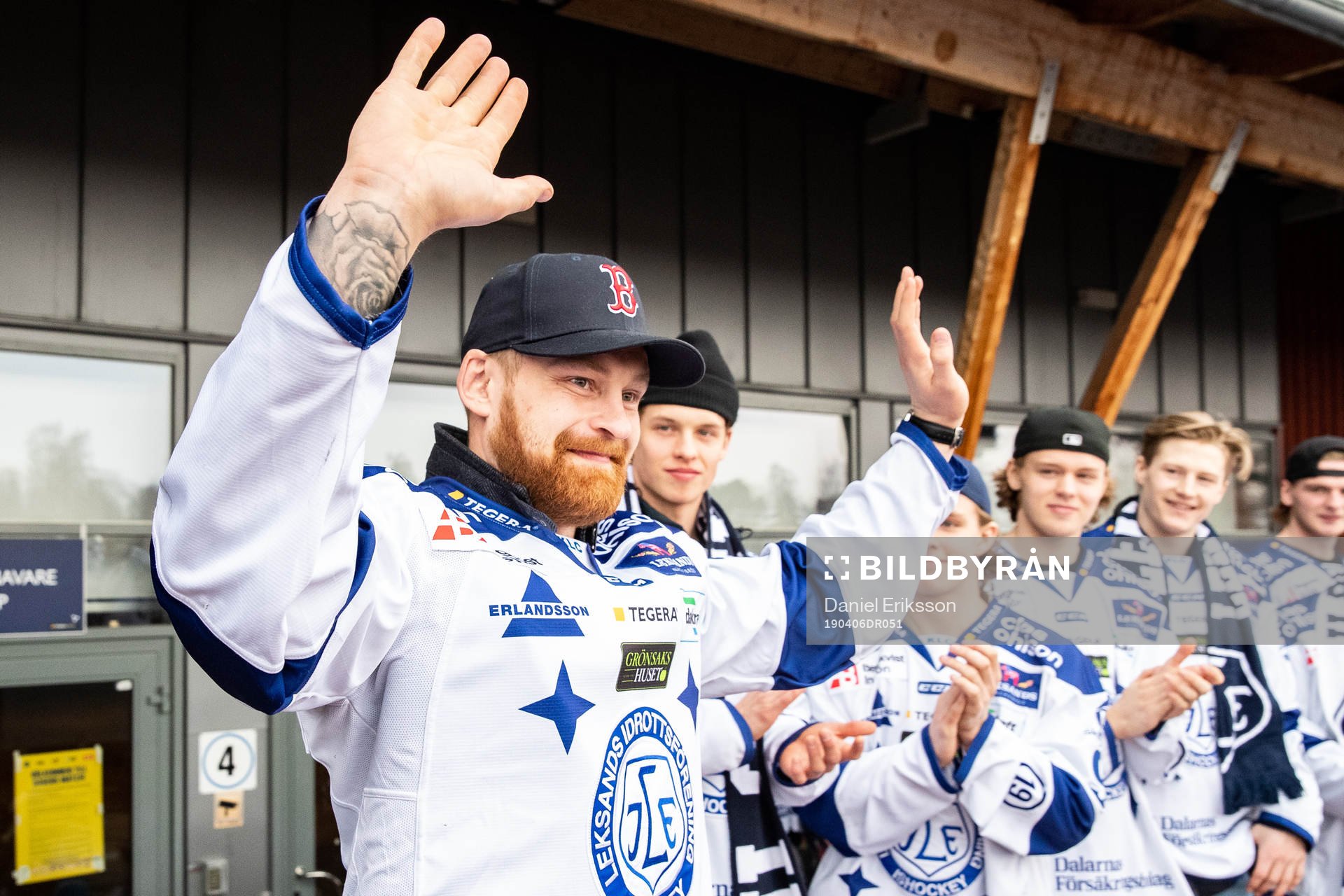 Leksands Mattias Ritola  firar vid Tegera Arena dagen