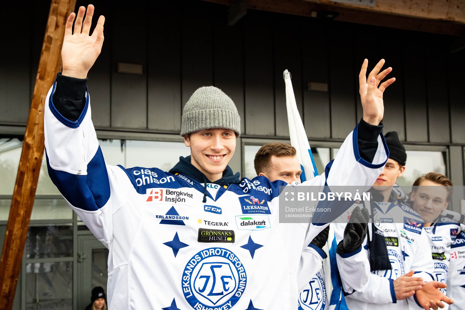 Leksands målvakt Jonas Arntzen  firar vid Tegera Arena