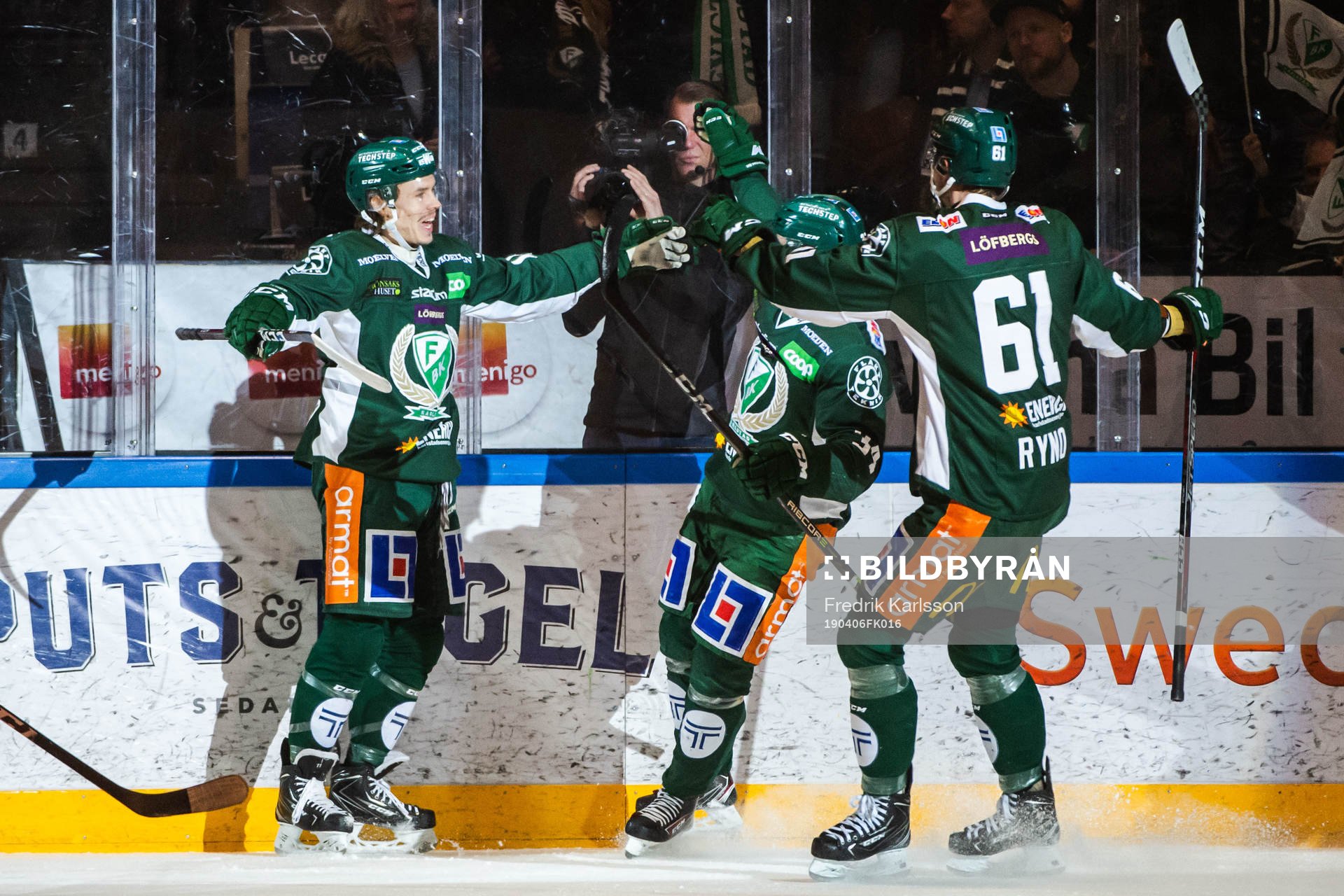 Färjestads Joakim Nygård jublar med lagkamrater