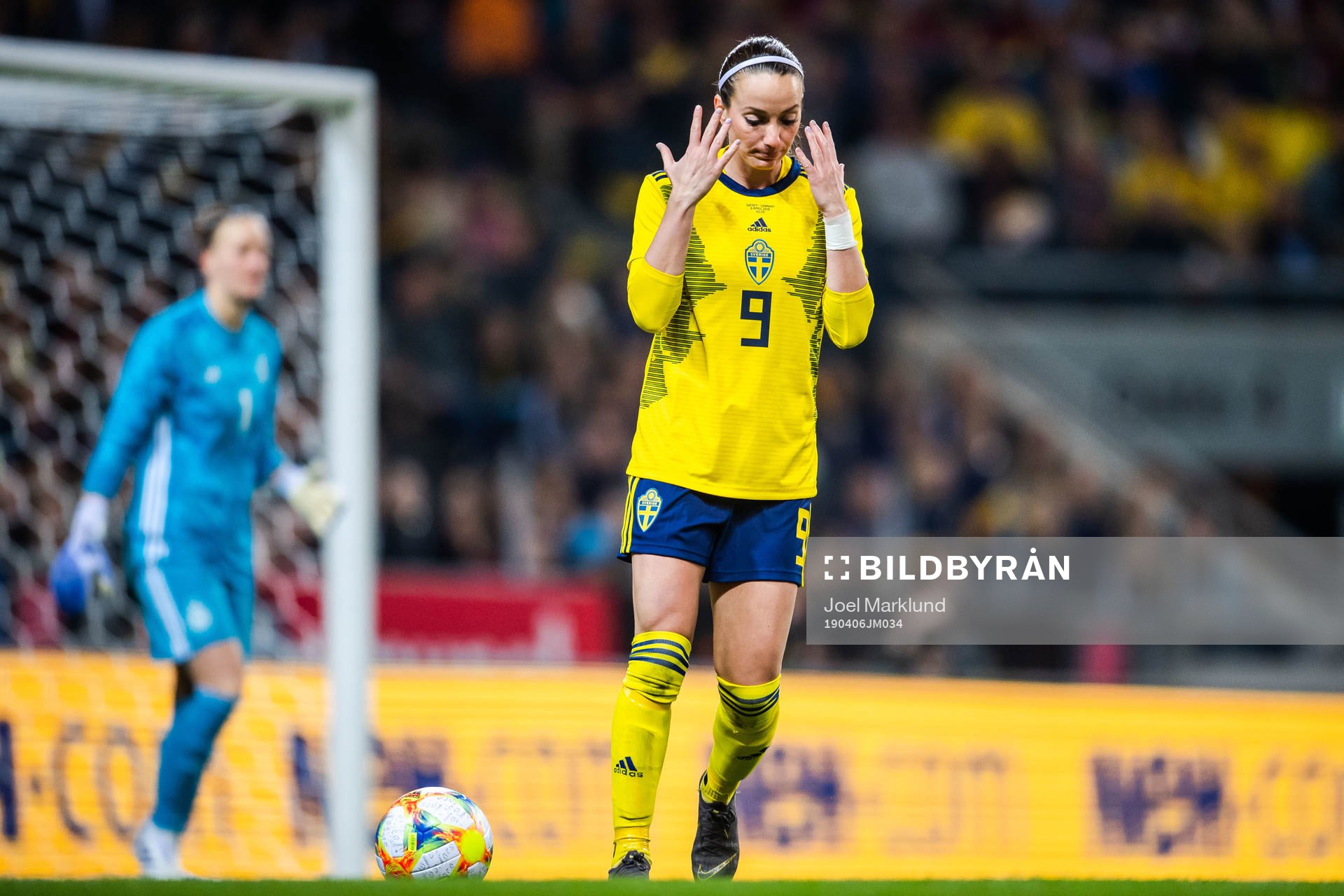 Kosovare Asllani of Sweden looks dejected