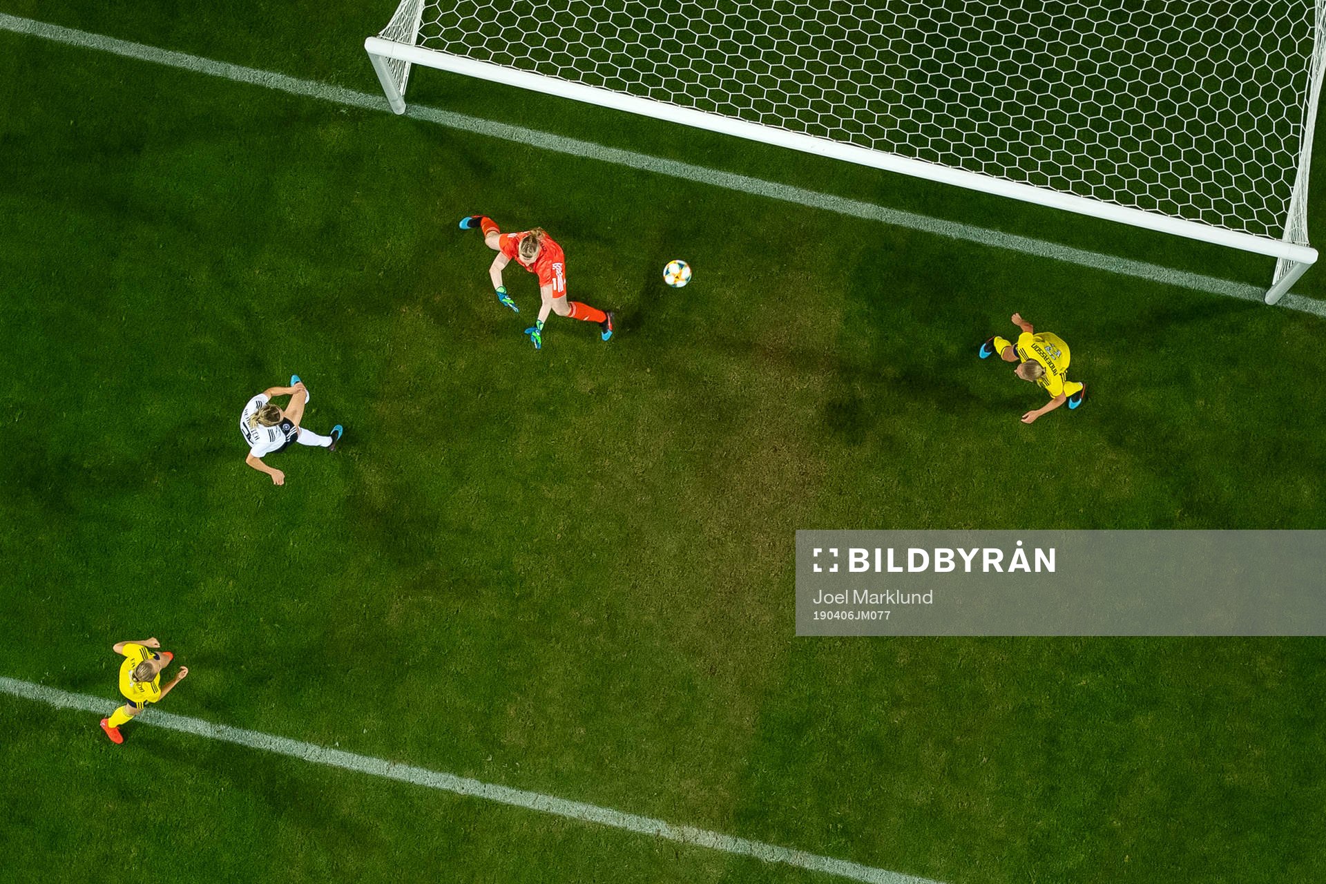 Kathrin Hendrich of Germany scores 0-1 behind goalkeeper