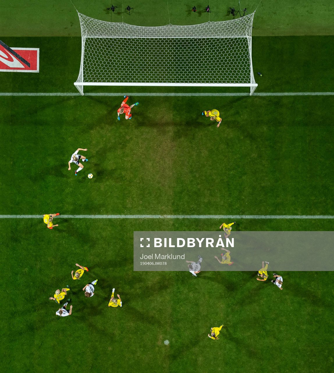 Kathrin Hendrich of Germany scores 0-1 behind goalkeeper