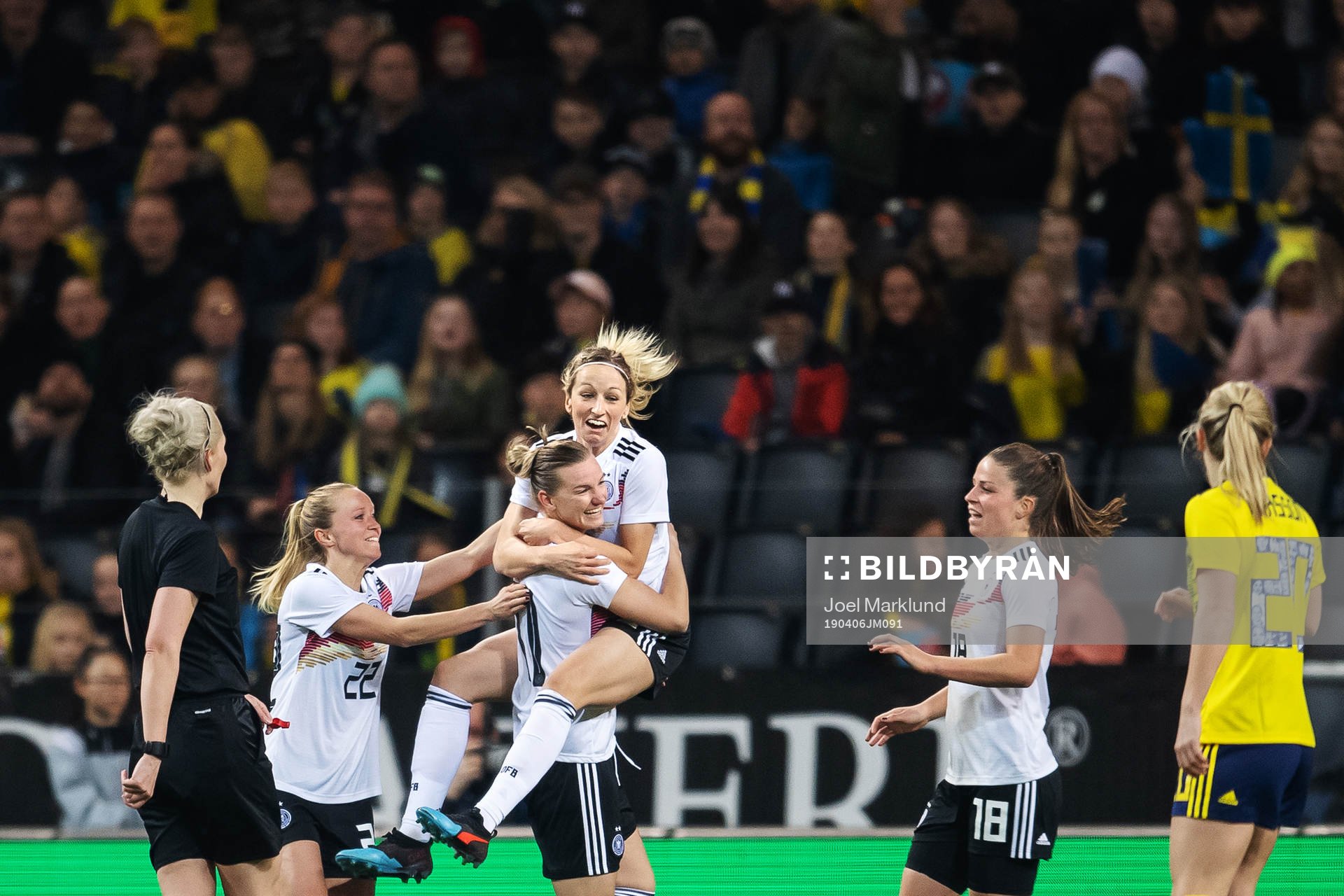 Turid Knaak, Alexandra Popp, Kathrin Hendrich and Melanie Leupolz of Germany celebrate after the 0-1 goal during the women's international friendly football match between Sweden and Germany on April 6, 2019 in Stockholm.