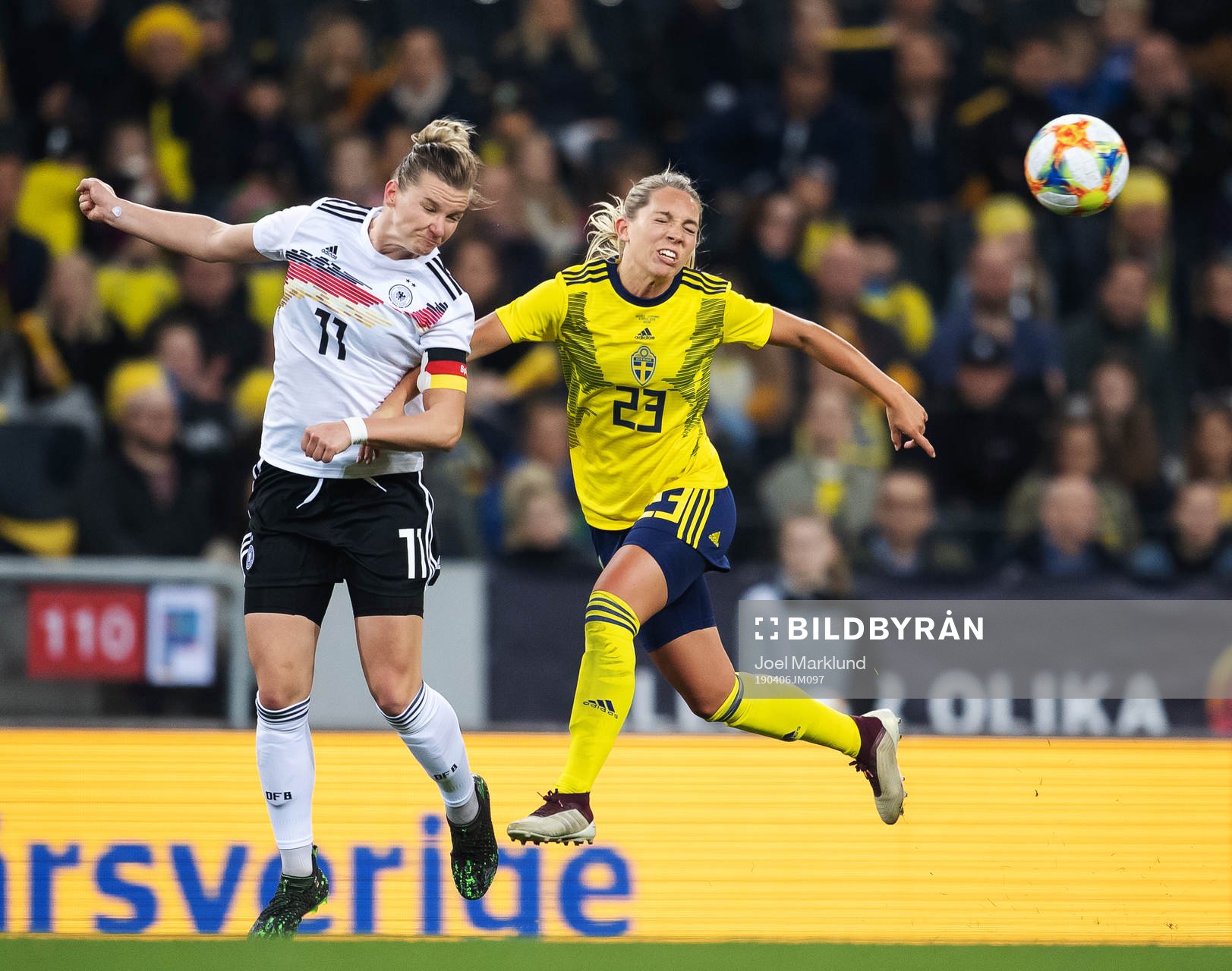 Alexandra Popp of Germany and Elin Rubensson of Sweden