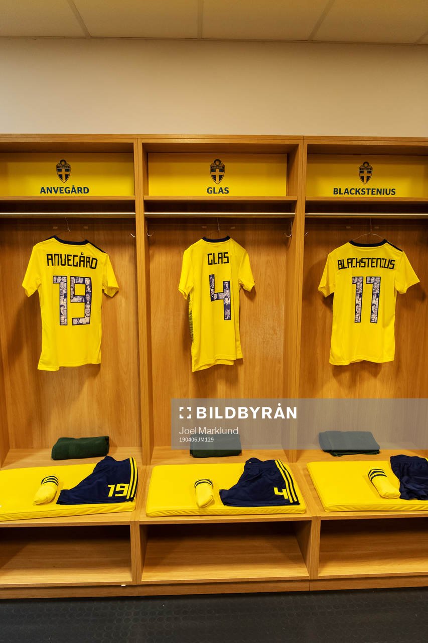 Jerseys of Anna Anvegård, Hanna Glas and Stina