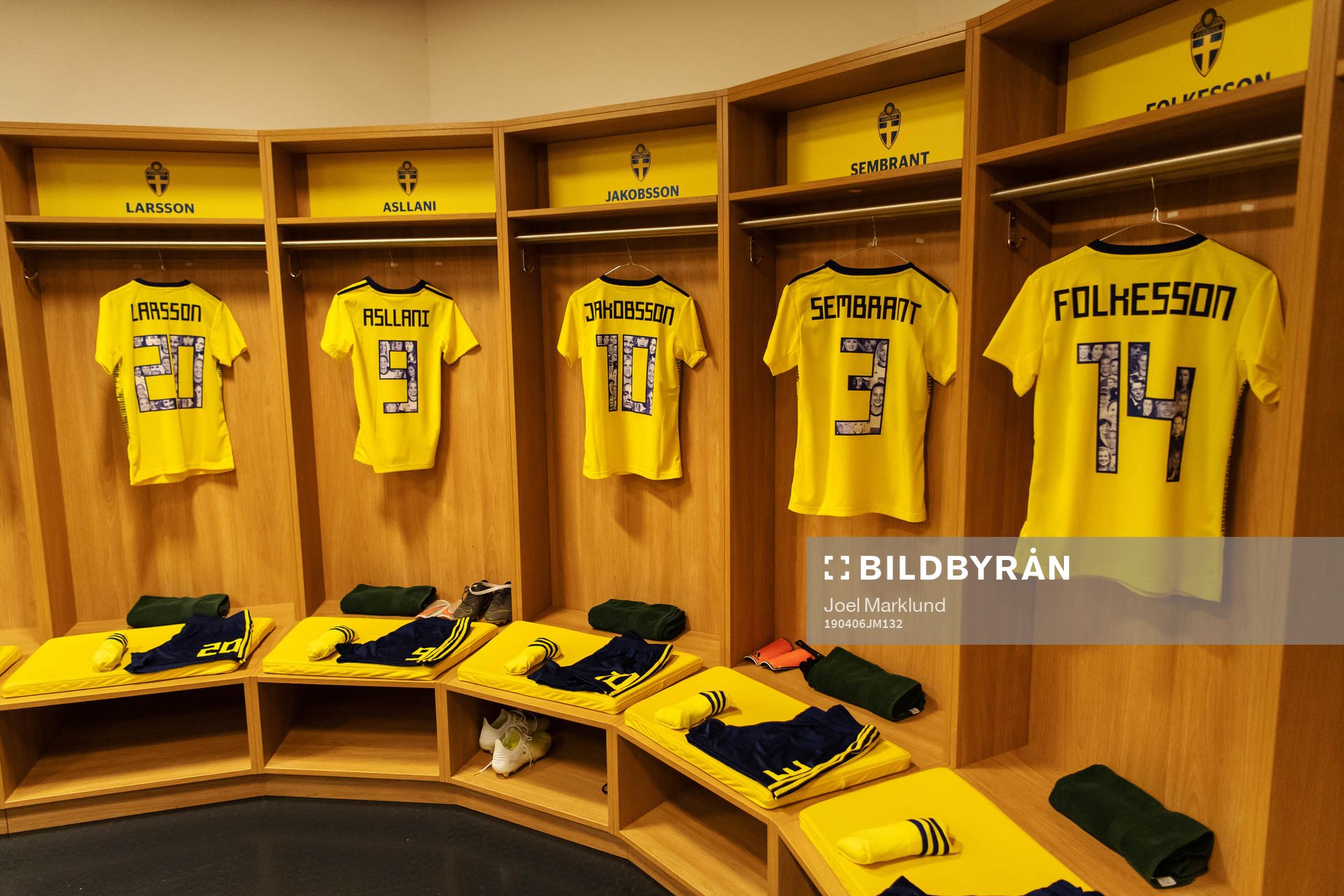 Jerseys of Mimmi Larsson, Kosovare Asllani, Sofia