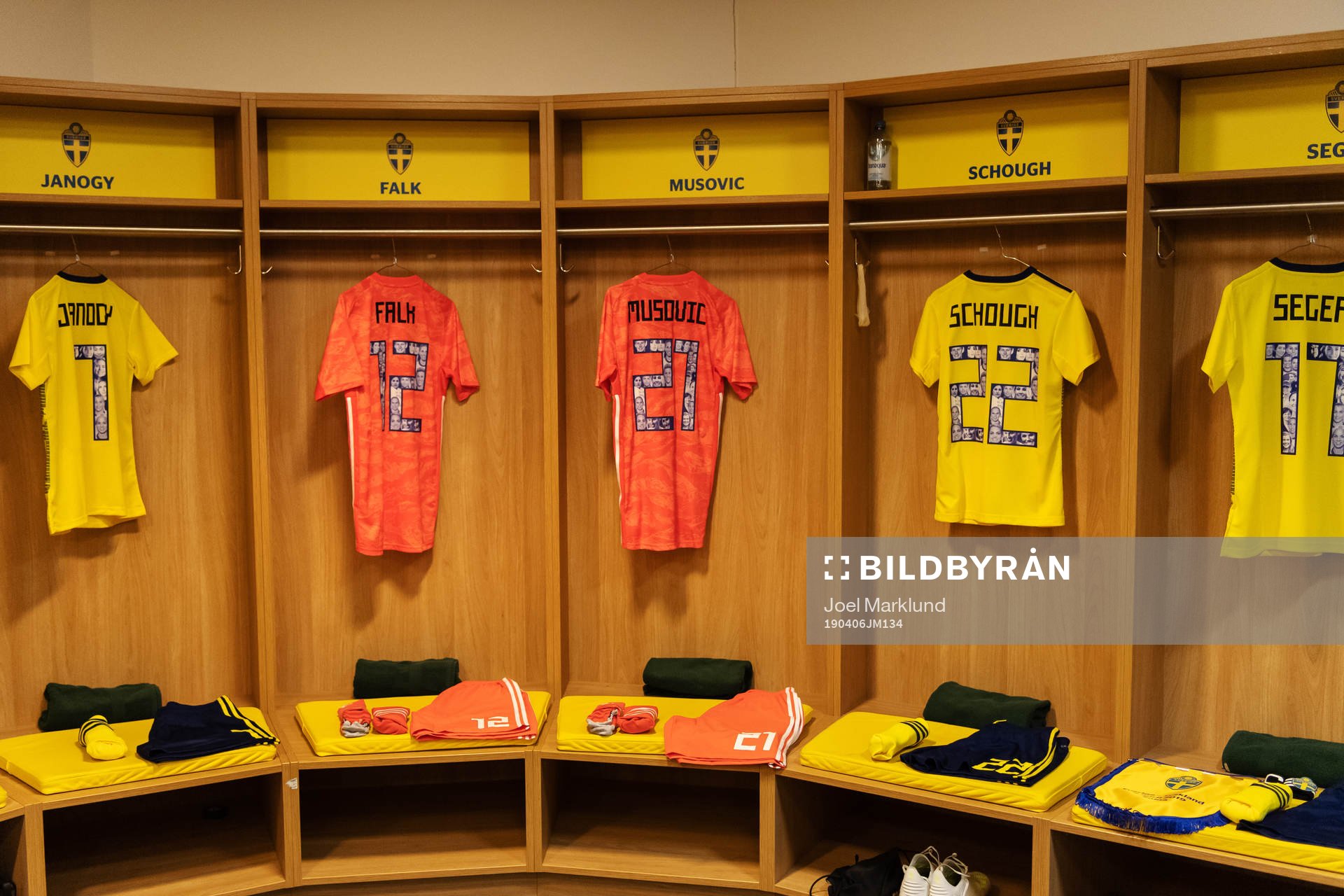 Jerseys of Madelen Janogy, goalkeeper Jennifer Falk,