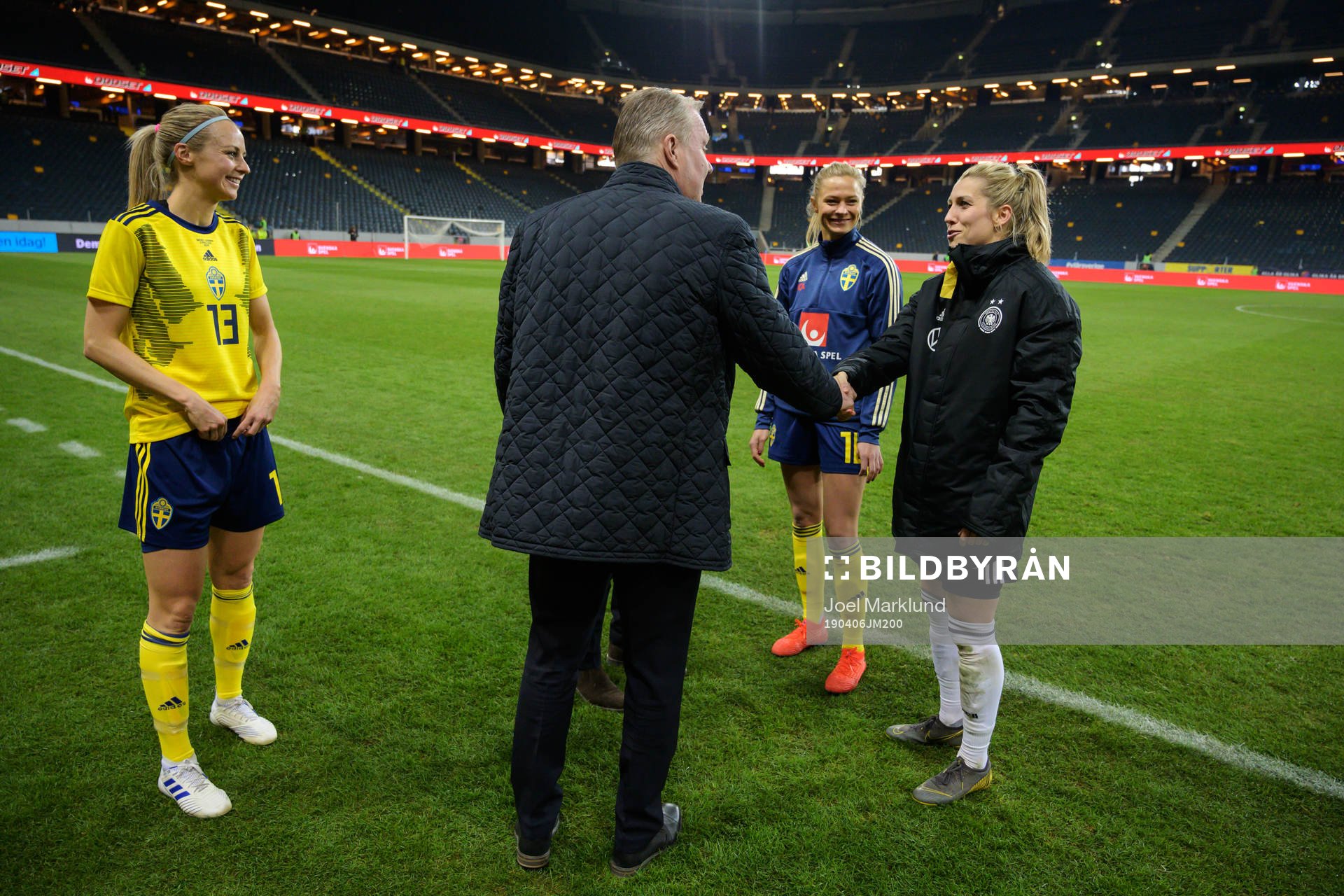 Amanda Ilestedt of Sweden sees Karl Erik Nilsson, president