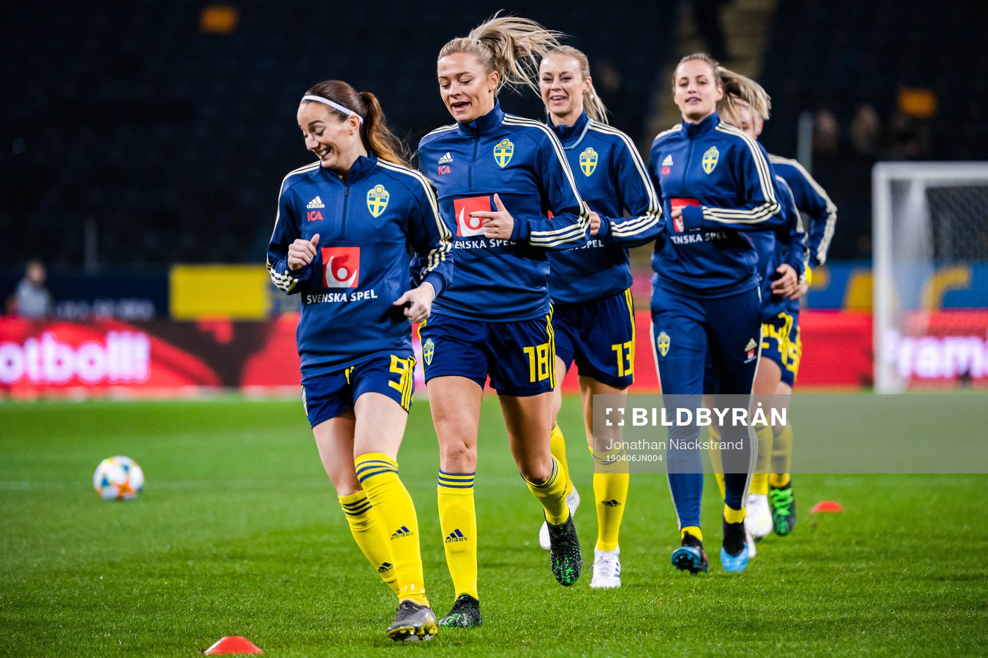 Kosovare Asllani, Fridolina Rolfö and Amanda Ilestedt of