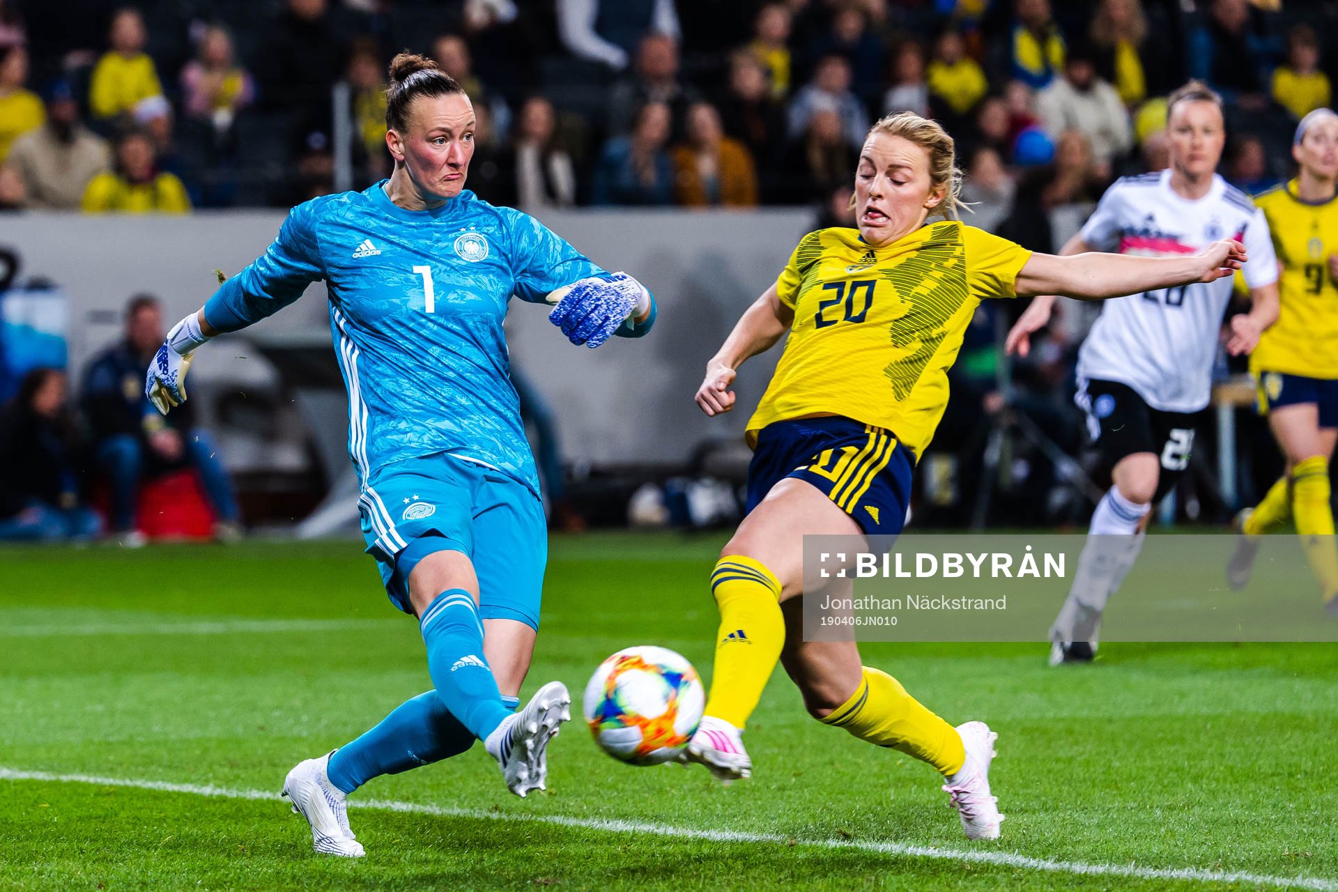 Goalkeeper Almuth Schult of Germany and Mimmi Larsson of