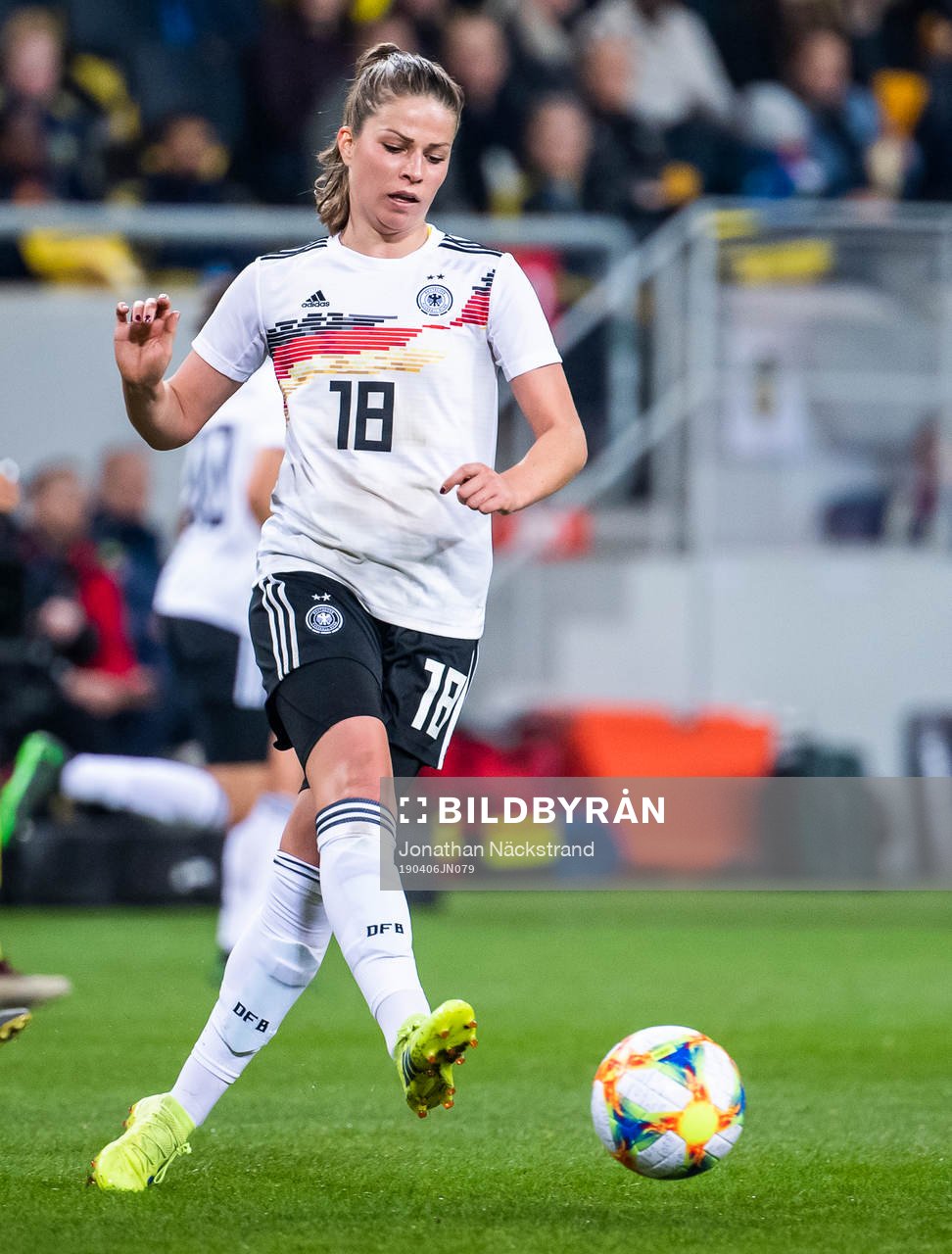 Melanie Leupolz of Germany
