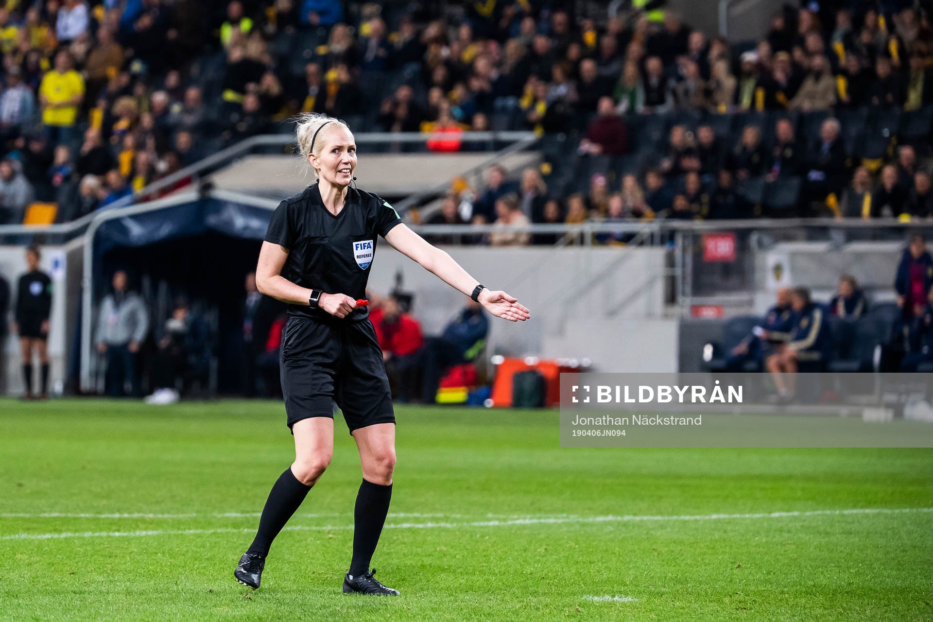 The match referee Lina Lehtovaara
