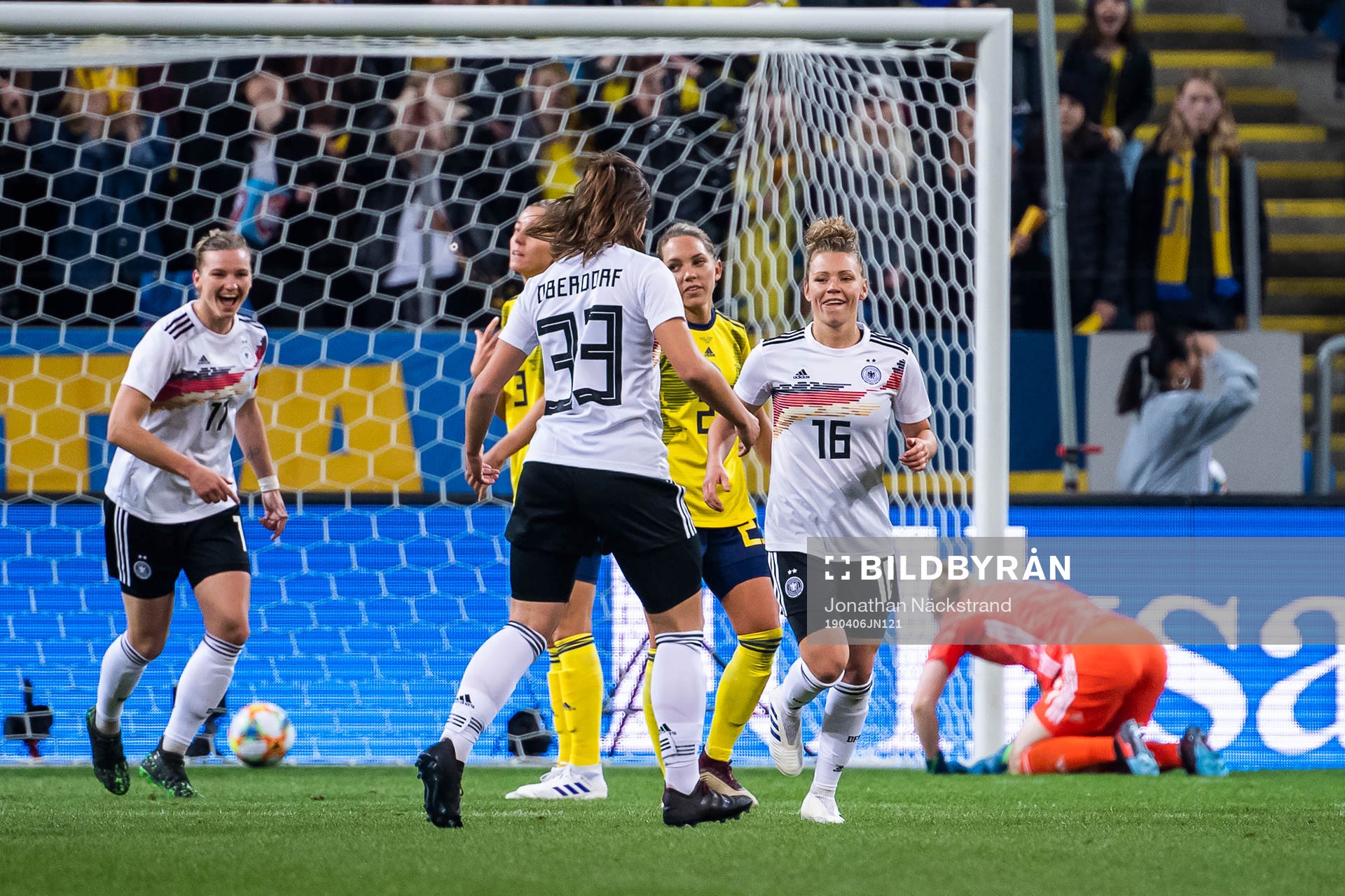 Linda Dallmann of Germany celebrates with her teammate