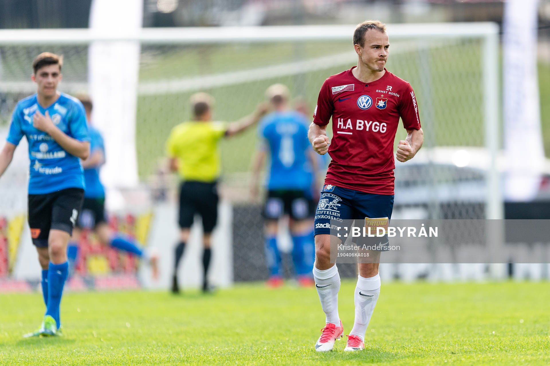 Örgrytes Calle Wede jublar under fotbollsmatchen i Superettan mellan Halmstad och Örgryte den 6 april 2019 i Halmstad.