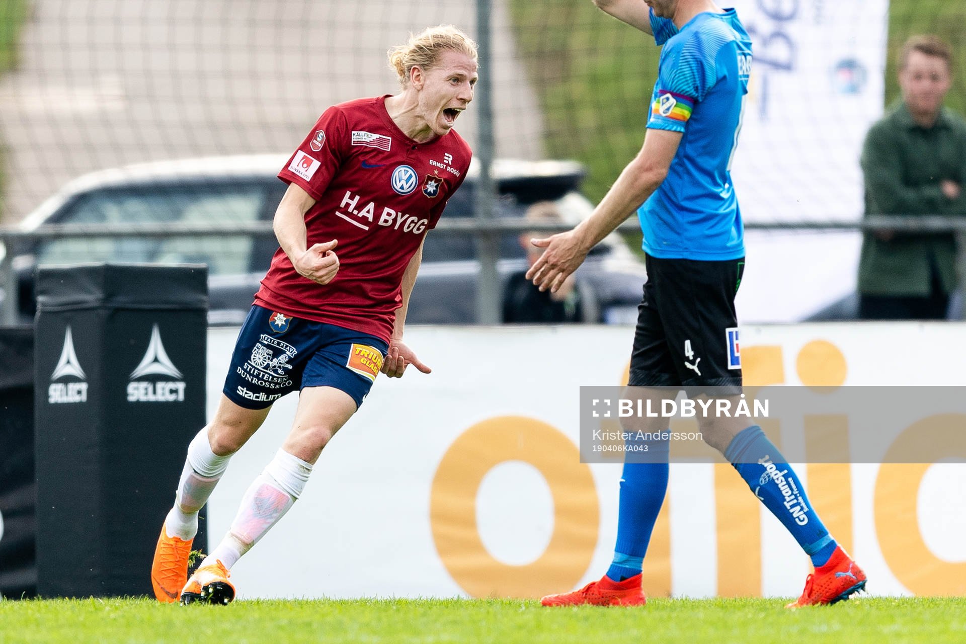 Örgrytes Gustav Ludwigson jublar under fotbollsmatchen i Superettan mellan Halmstad och Örgryte den 6 april 2019 i Halmstad.