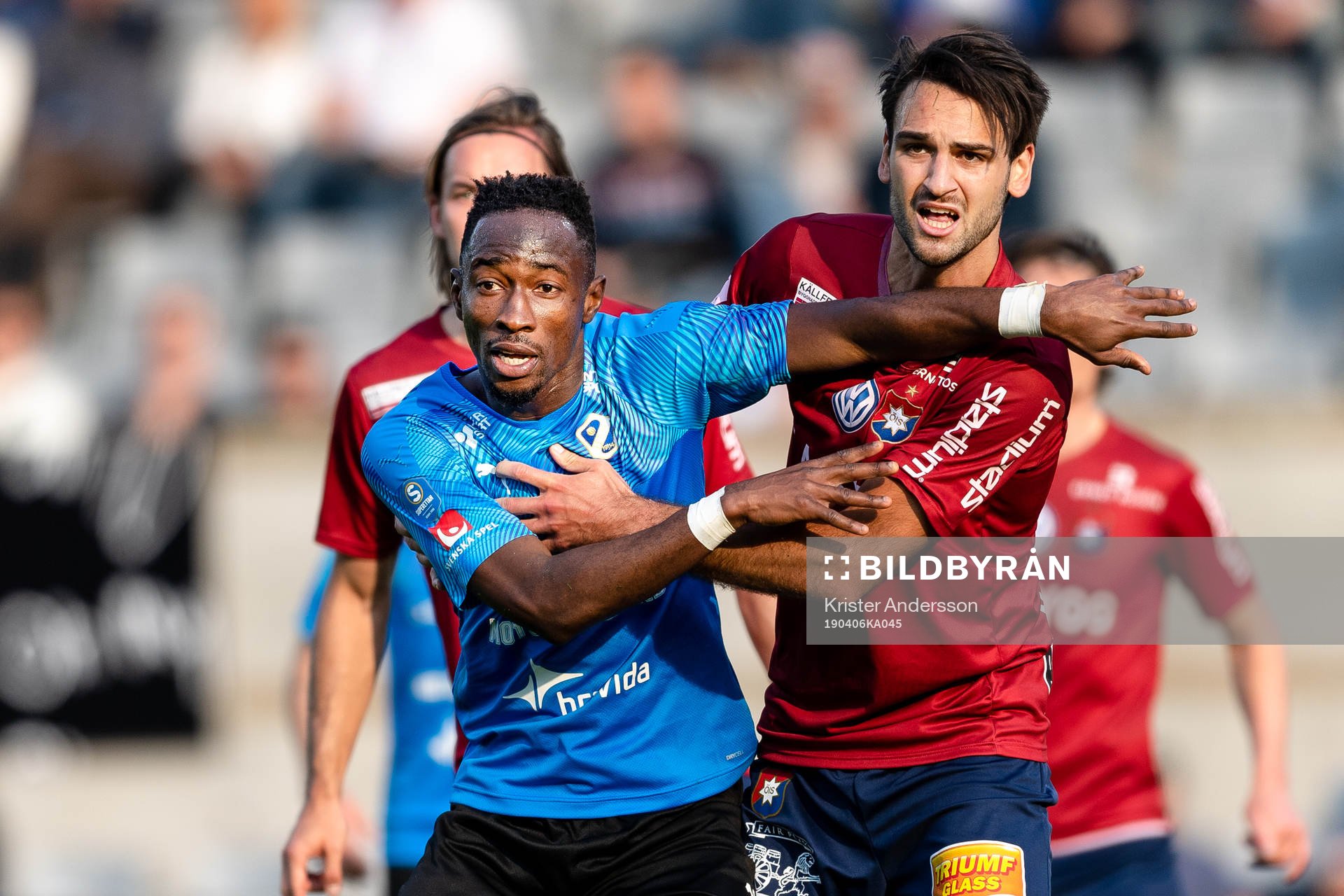 Halmstads Sadat Karim och Örgrytes Oliver Stanisic