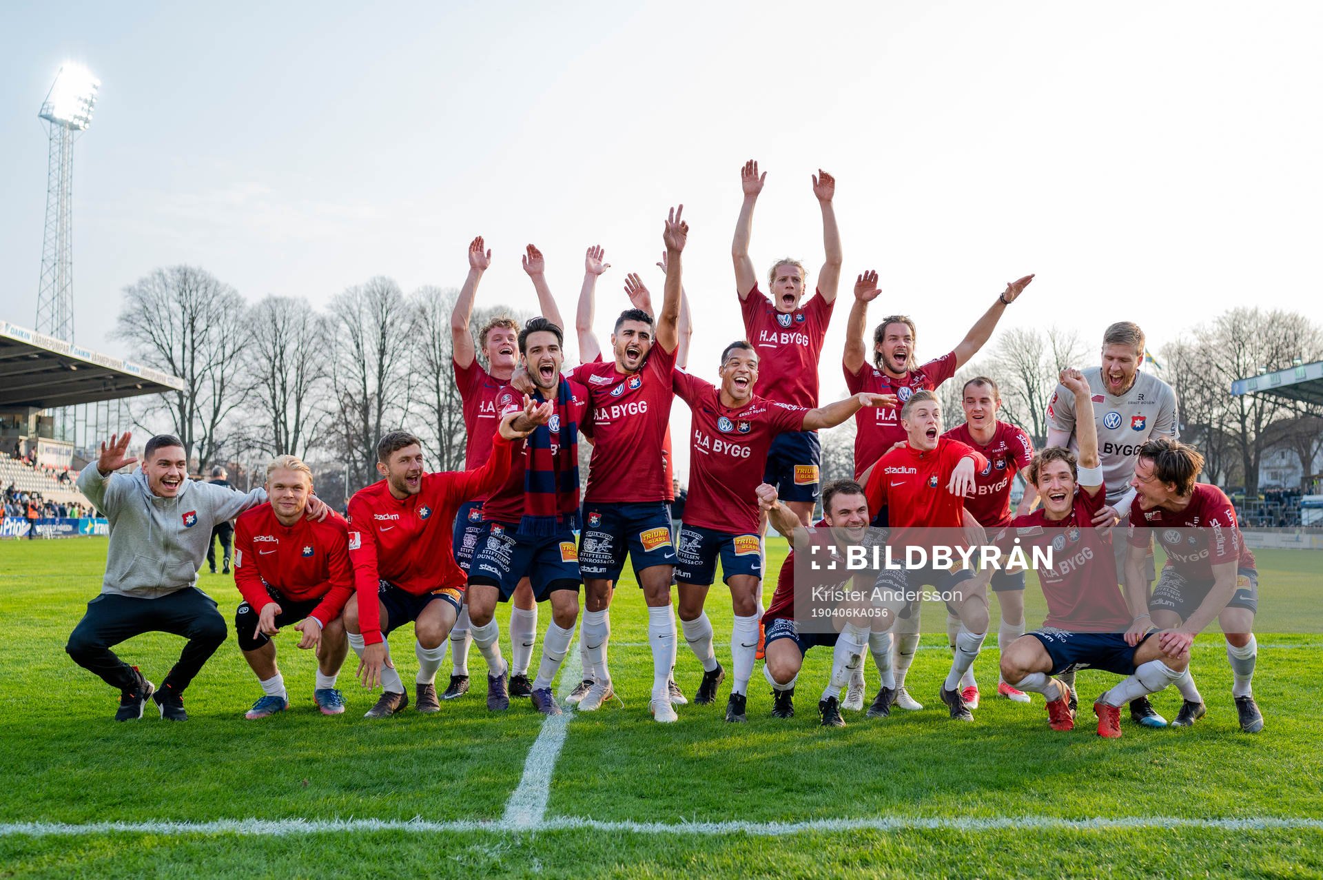 Örgrytes spelare jublar efter fotbollsmatchen i Superettan mellan Halmstad och Örgryte den 6 april 2019 i Halmstad.