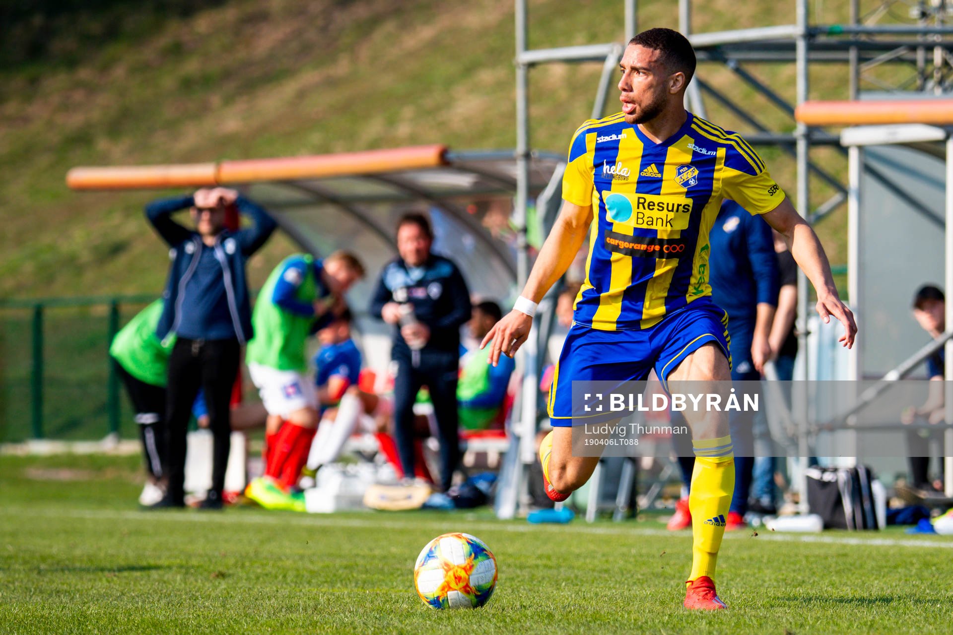 Eskilsminnes Alex Simovski under fotbollsmatchen i Division 1 Södra mellan Eskilsminne och Åtvidaberg den 6 april 2019 i Helsingborg.