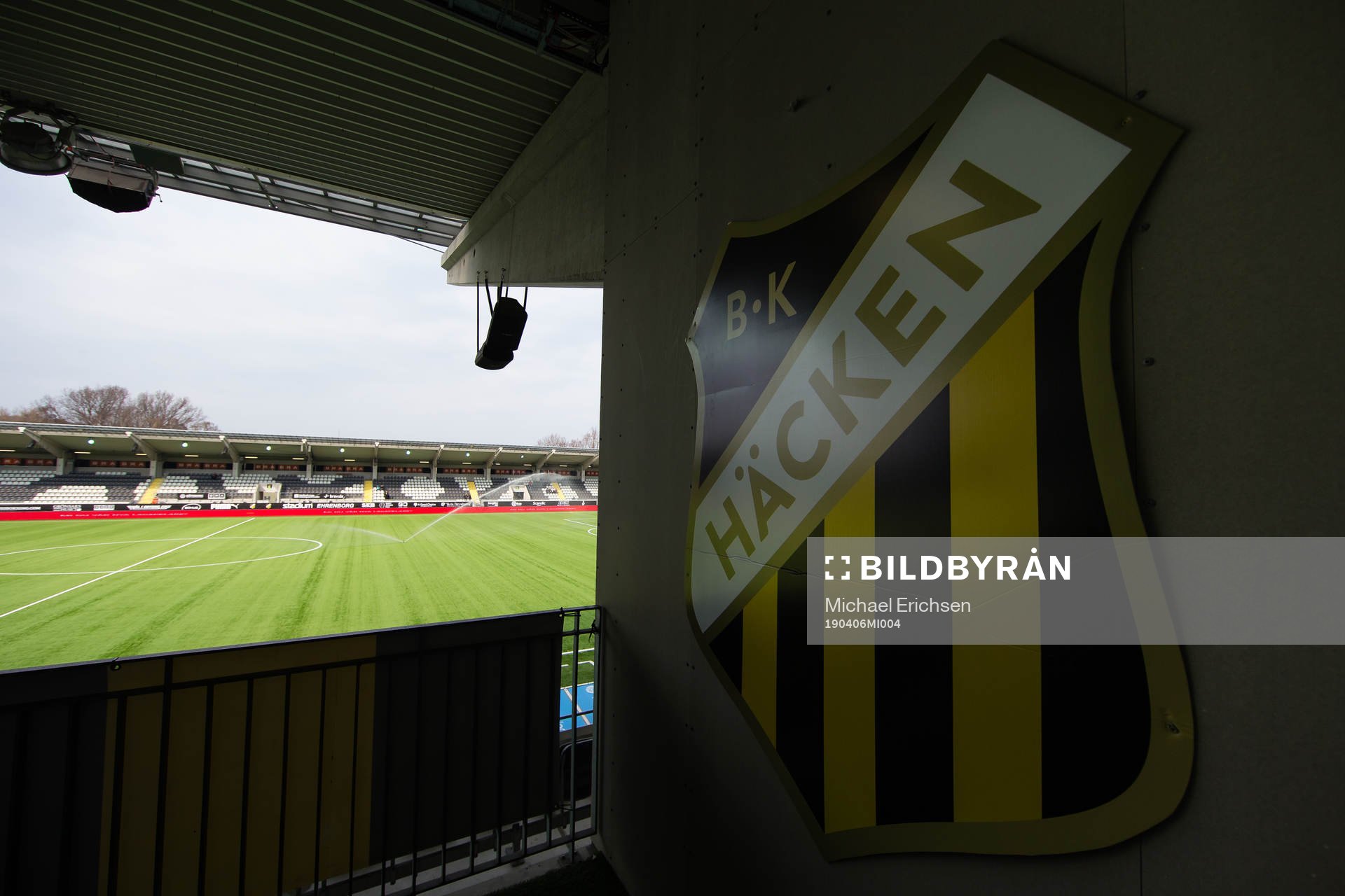 Bravida Arena interiört innan fotbollsmatchen i