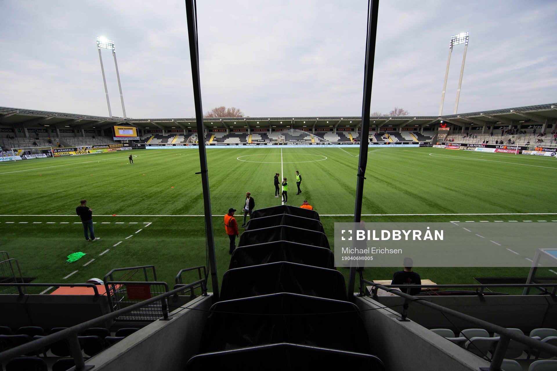 Bravida Arena interiört innan fotbollsmatchen i