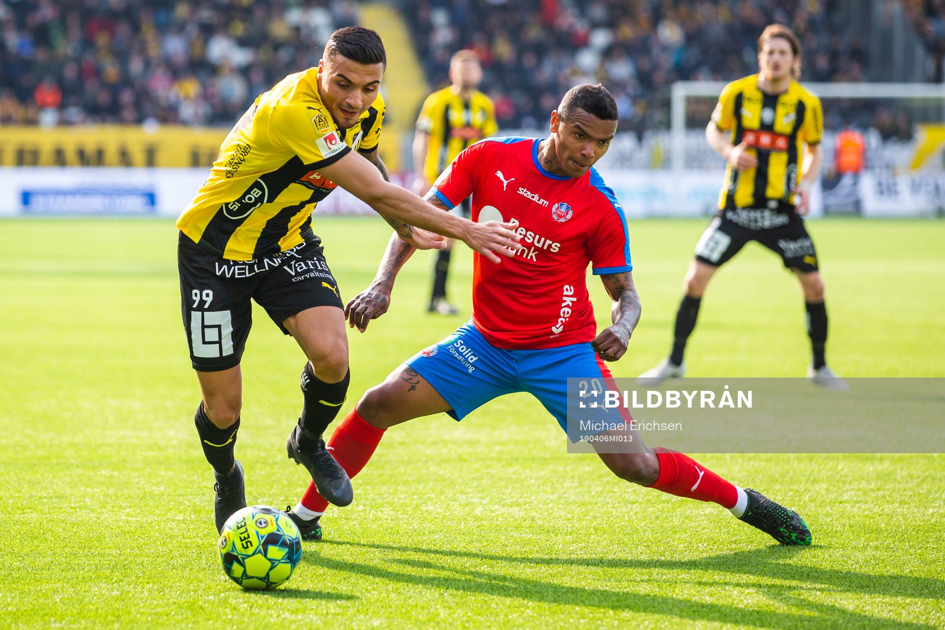 Häckens Ahmed Yasin och Helsingborgs Wanderson do Carmo