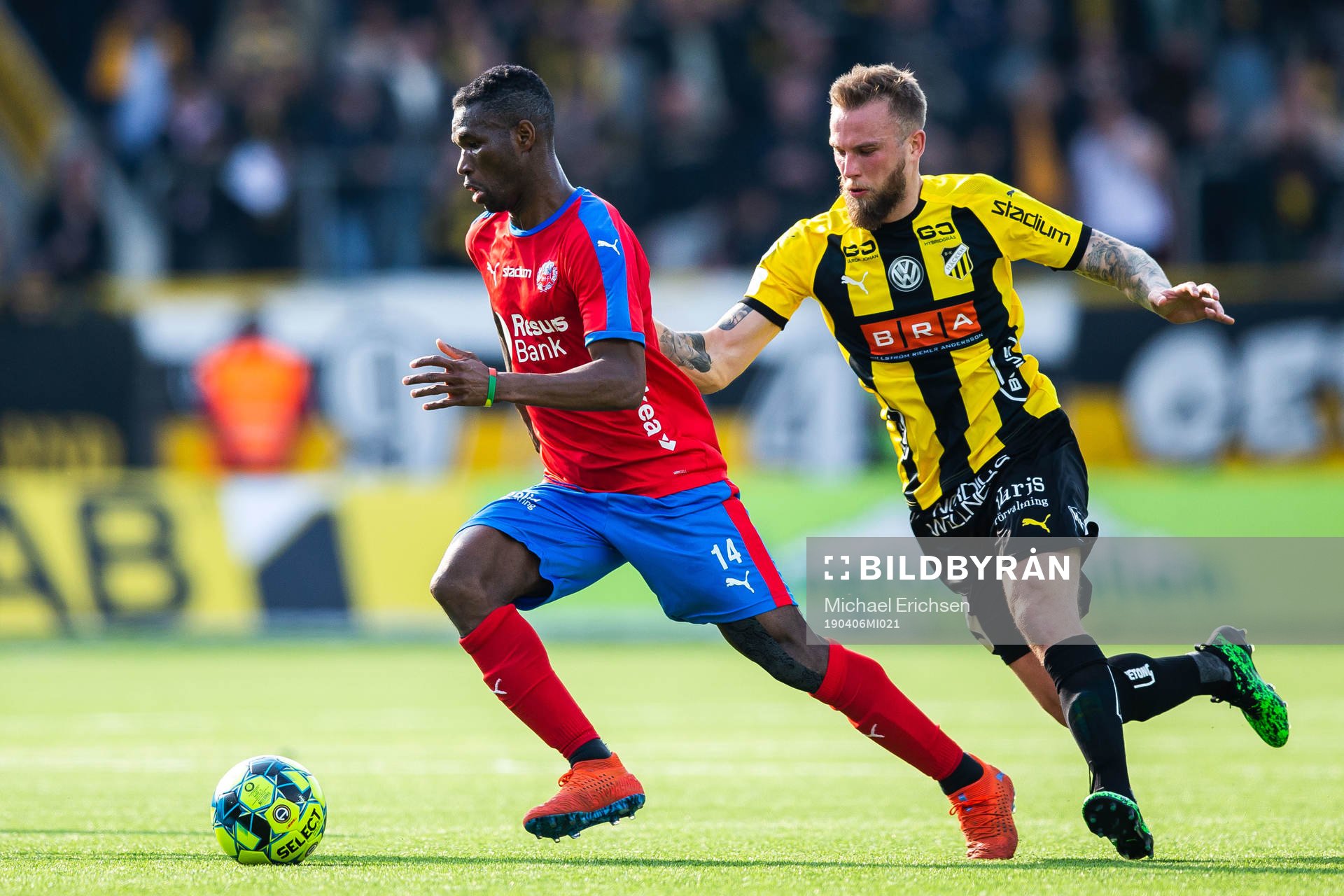 Helsingborgs Mohammed Abubakari och Häckens Erik Friberg