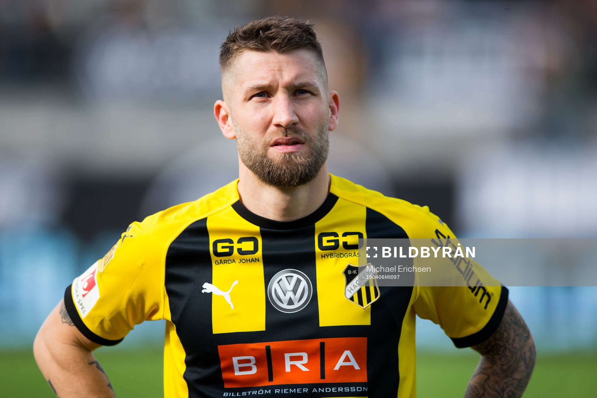 Häckens Joona Toivo på line up innan fotbollsmatchen i