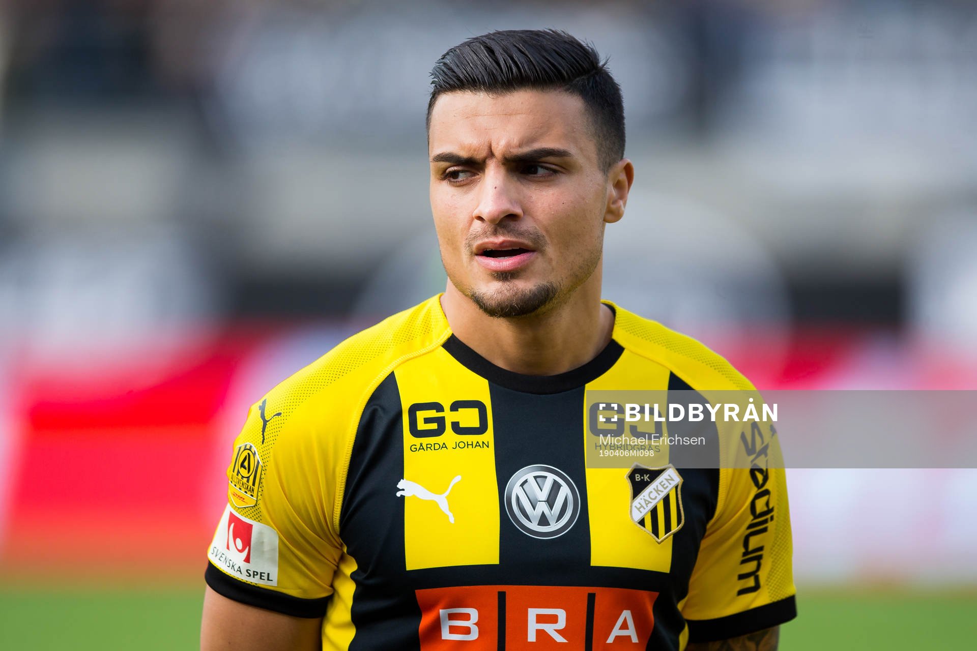 Häckens Ahmed Yasin på line up innan fotbollsmatchen i