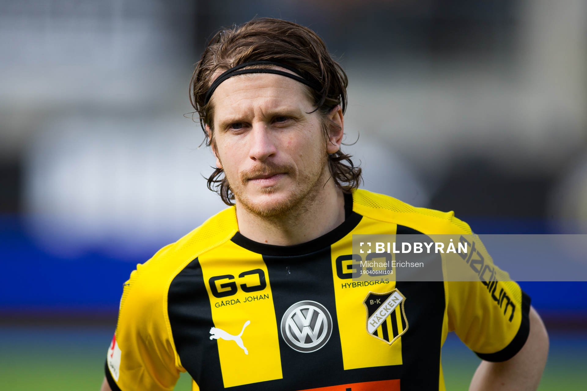 Häckens Erik Friberg på line up innan fotbollsmatchen i