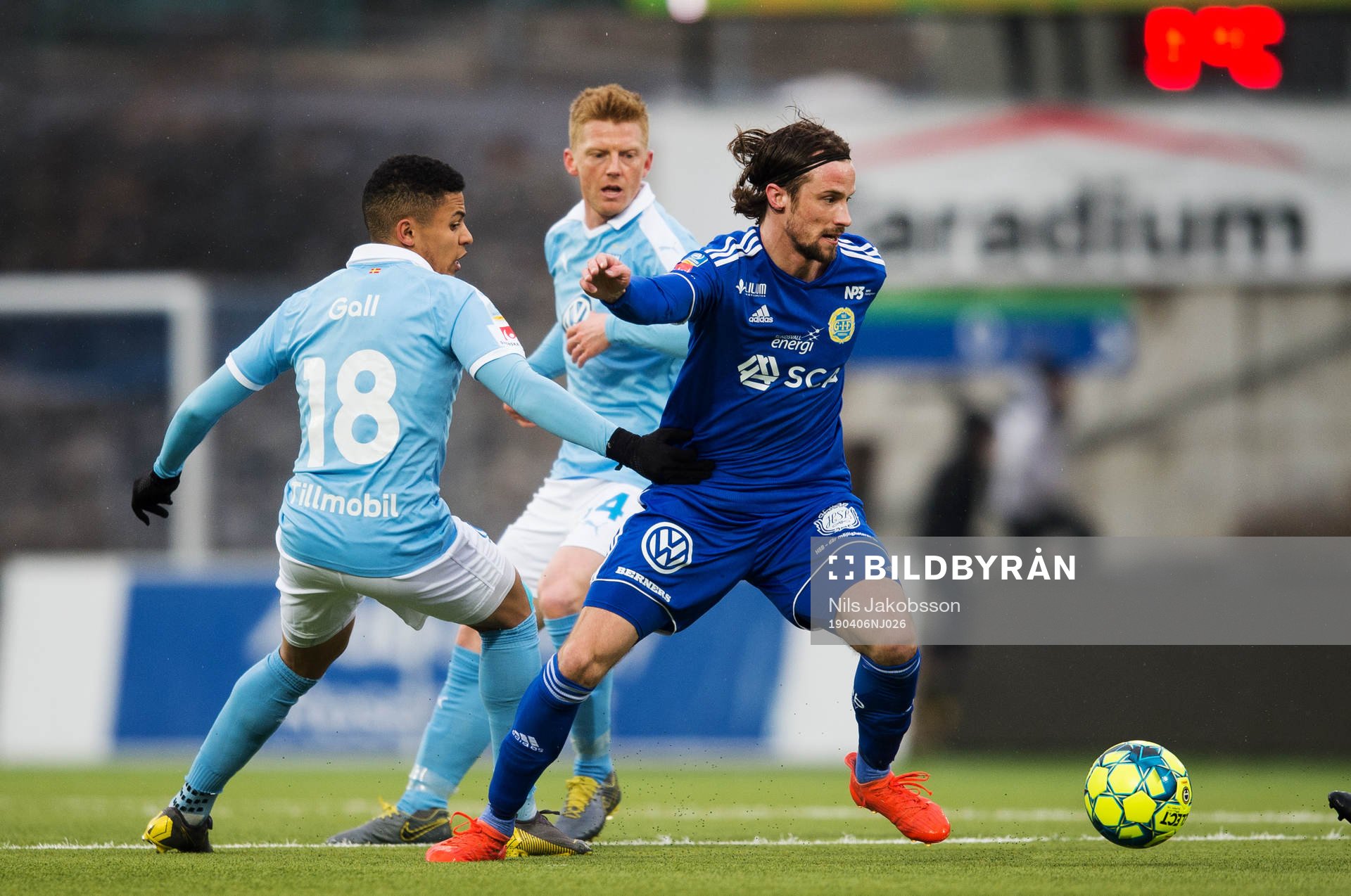 Malmö FFs Romain Gall och Sundsvalls Linus Hallenius