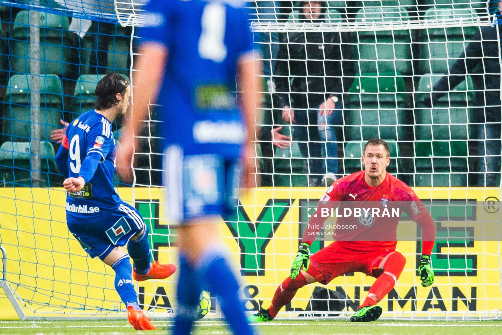 Sundsvalls Linus Hallenius gör 3-1 på straff bakom Malmö