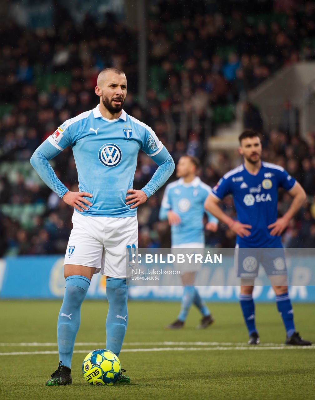 Malmö FFs Guillermo Molins förbereder sig för att lägga