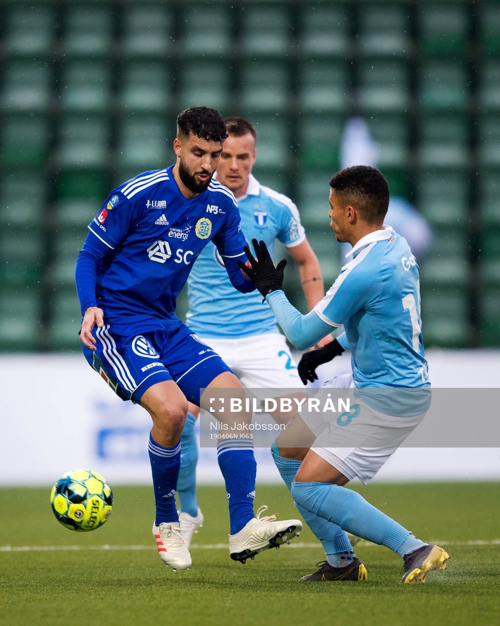 Sundsvalls Omar Eddahri och Malmö FFs Romain Gall