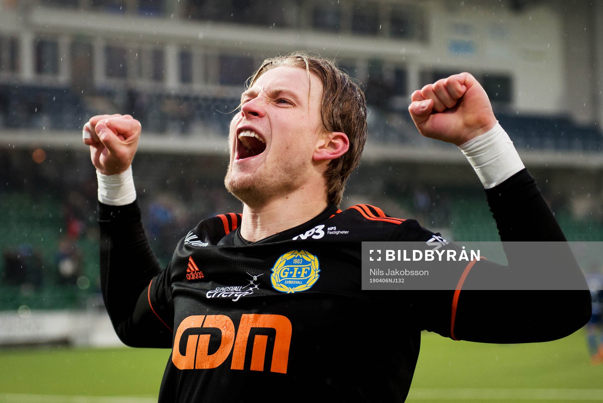 Sundsvalls målvakt William Eskelinen under fotbollsmatchen i Allsvenskan mellan GIF Sundsvall och Malmö FF den 6 april 2019 i Sundsvall.