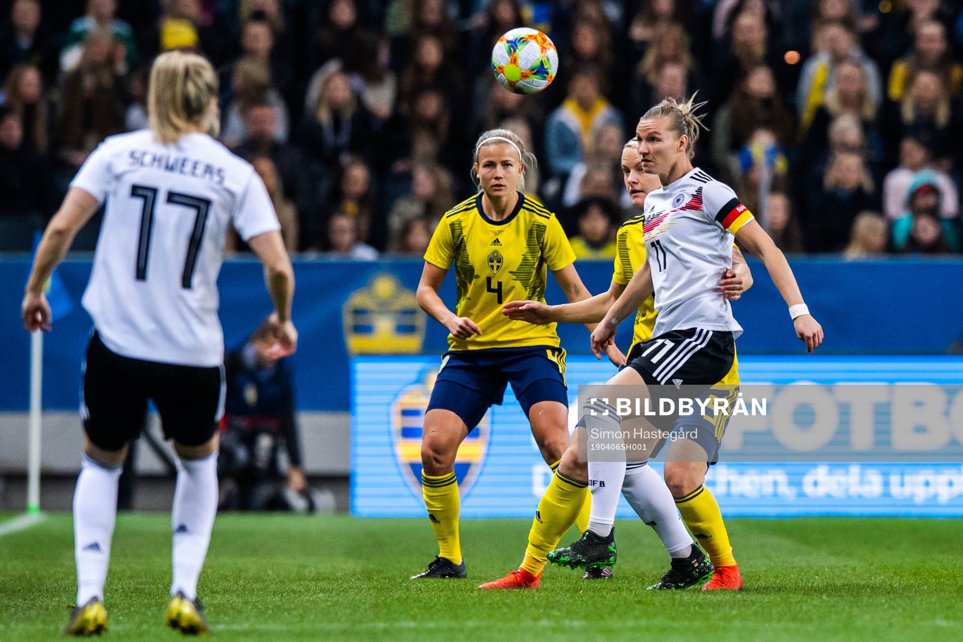 Hanna Glas of Sweden and Alexandra Popp of Germany