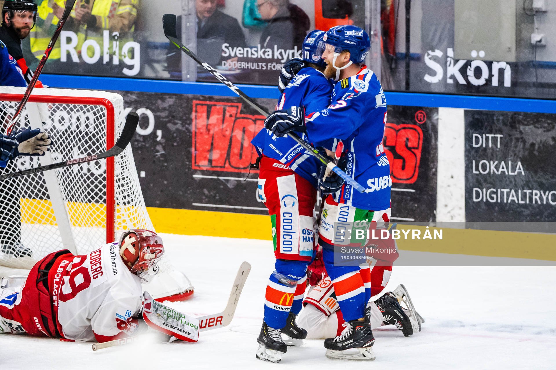 Oskarshamns Nicklas Heinerö jublar med lagkamrater