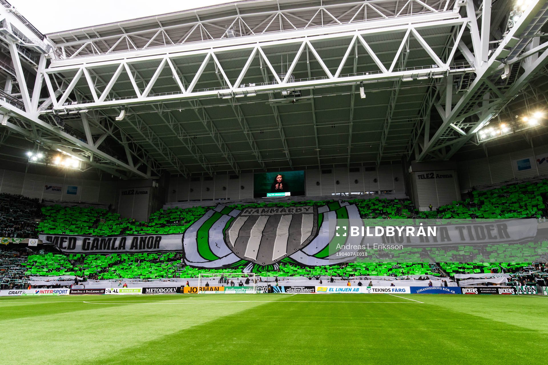 Hammarbys supportrar med ett tifo