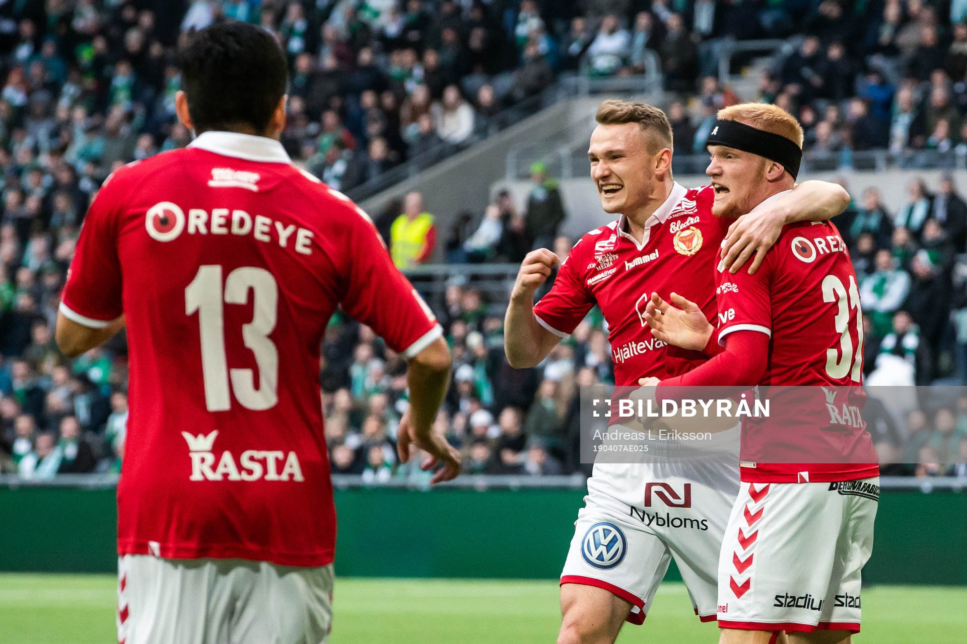 Kalmars Nils Fröling  och Piotr Johansson jublar