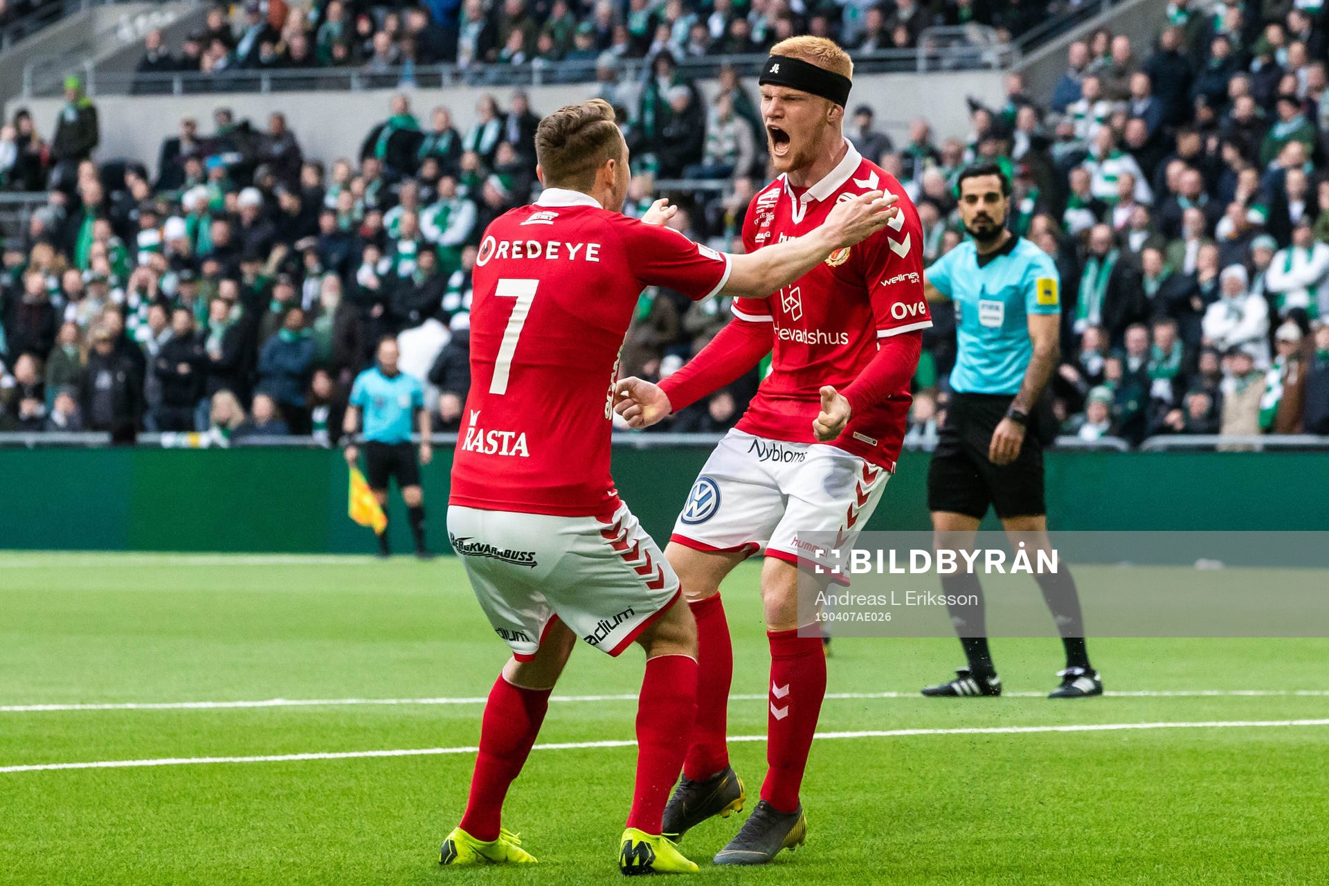 Kalmars Nils Fröling  och Piotr Johansson jublar