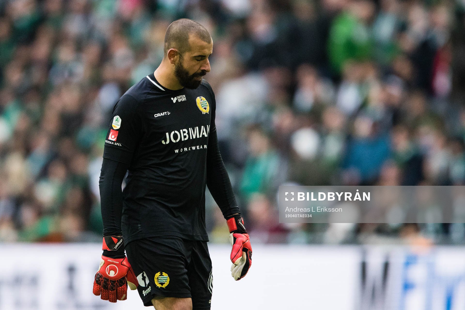Hammarbys målvakt Gianluca Curci deppar