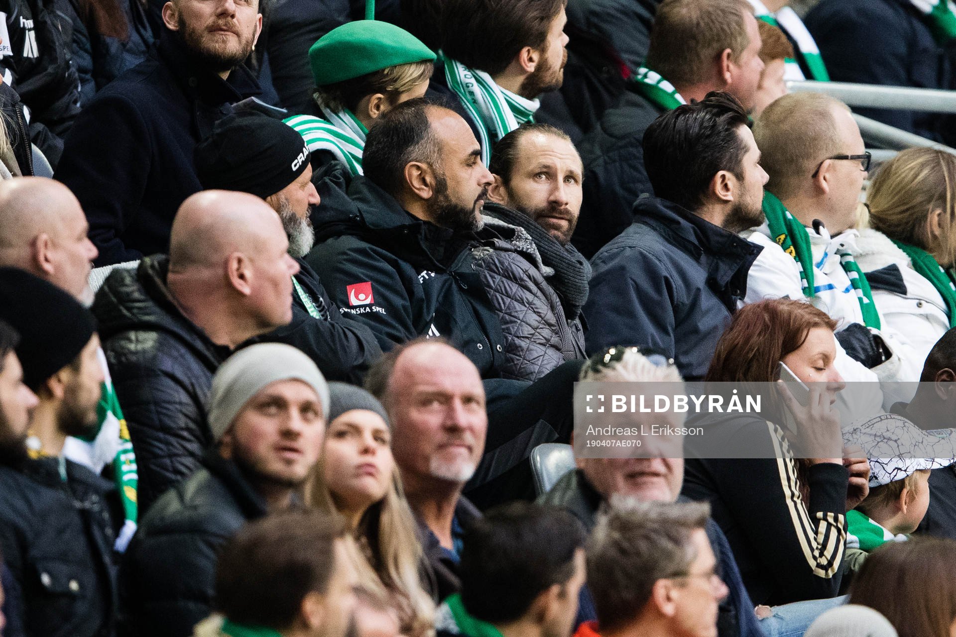 Hammarbys målvakt Johan Wiland på läktaren under fotbollsmatchen i Allsvenskan mellan Hammarby och Kalmar den 7 april 2019 i Stockholm.