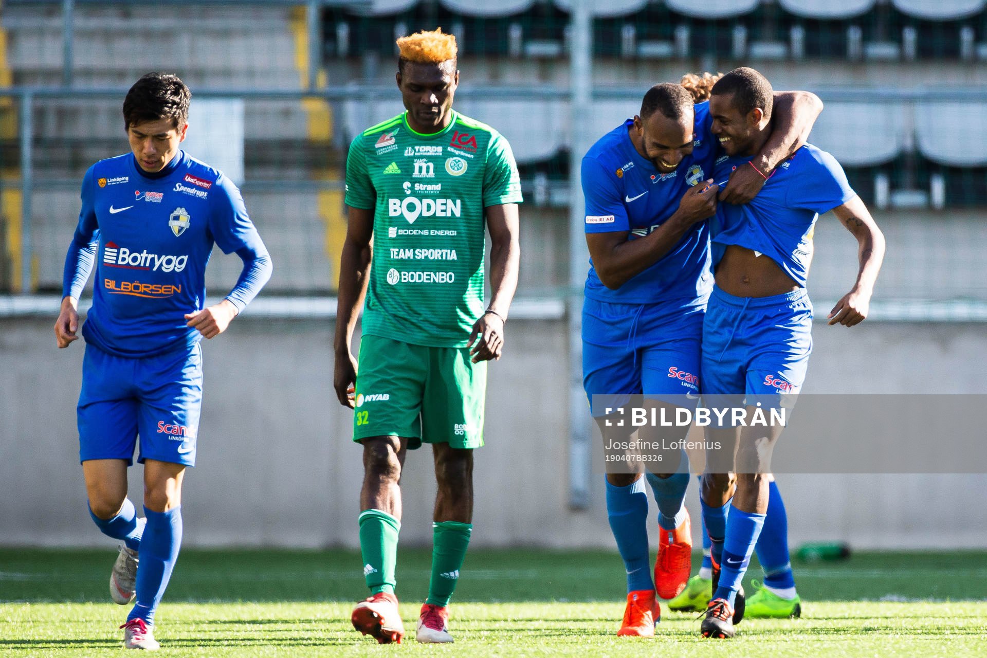 Linköpings spelare jublar efter 3-0 under fotbollsmatchen mellan Linköping City och Bodens BK i Division 1 Norra den 7 april 2019 i Linköping.