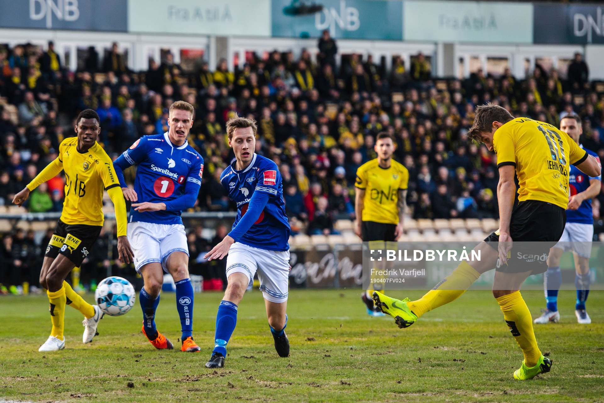 Thomas Lehne Olsen of Lillestrøm scores 1-0