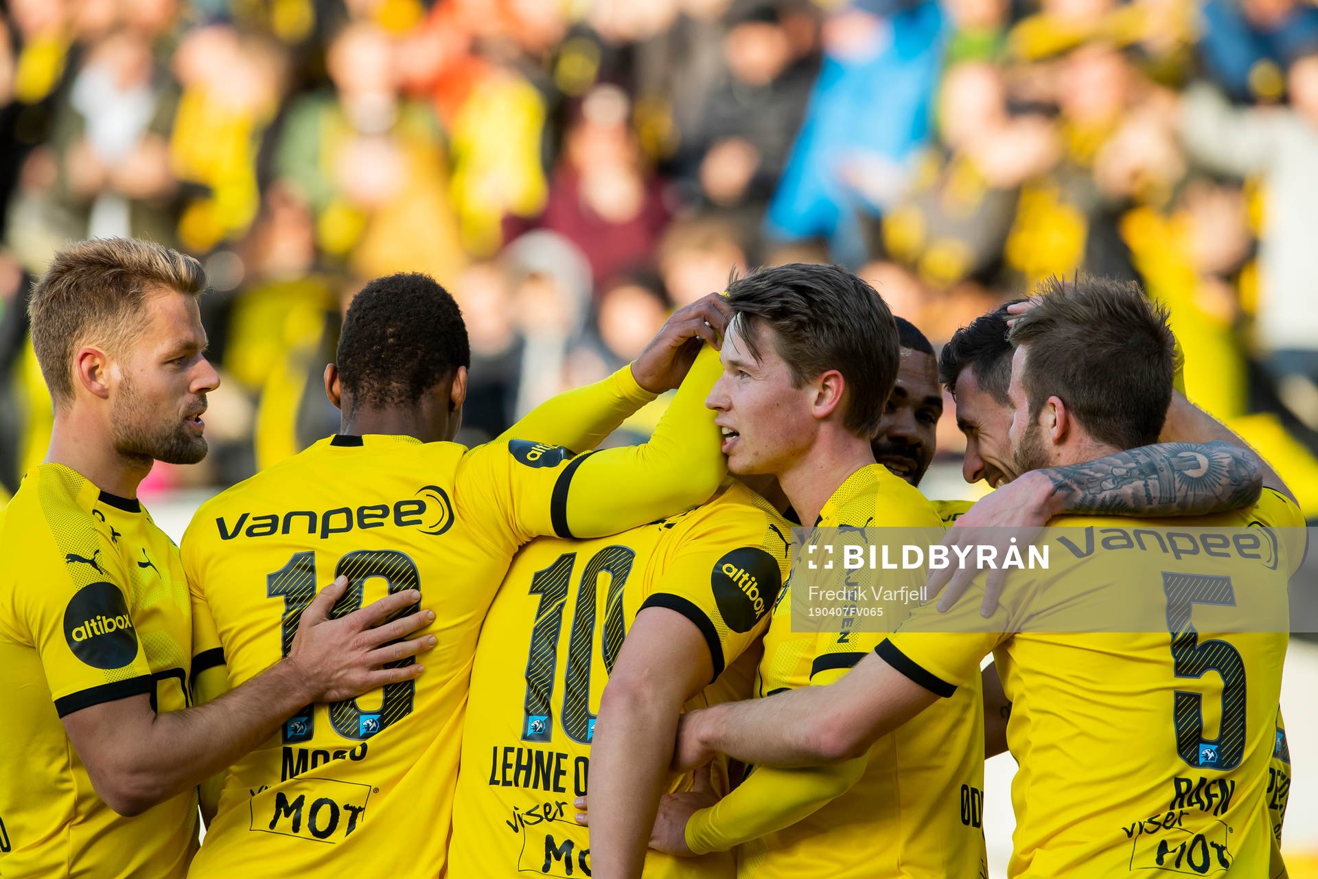 Thomas Lehne Olsen of Lillestrøm celebrates with his