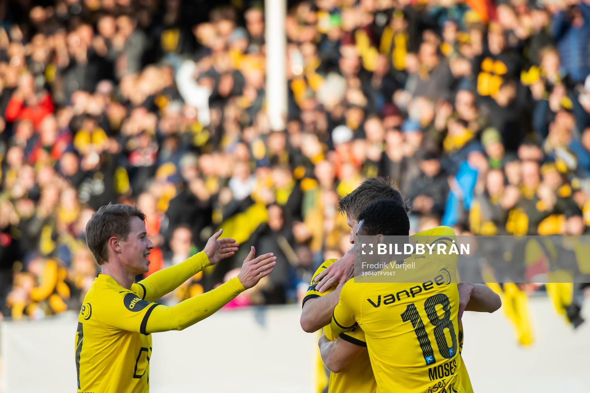 Thomas Lehne Olsen of Lillestrøm celebrates with his