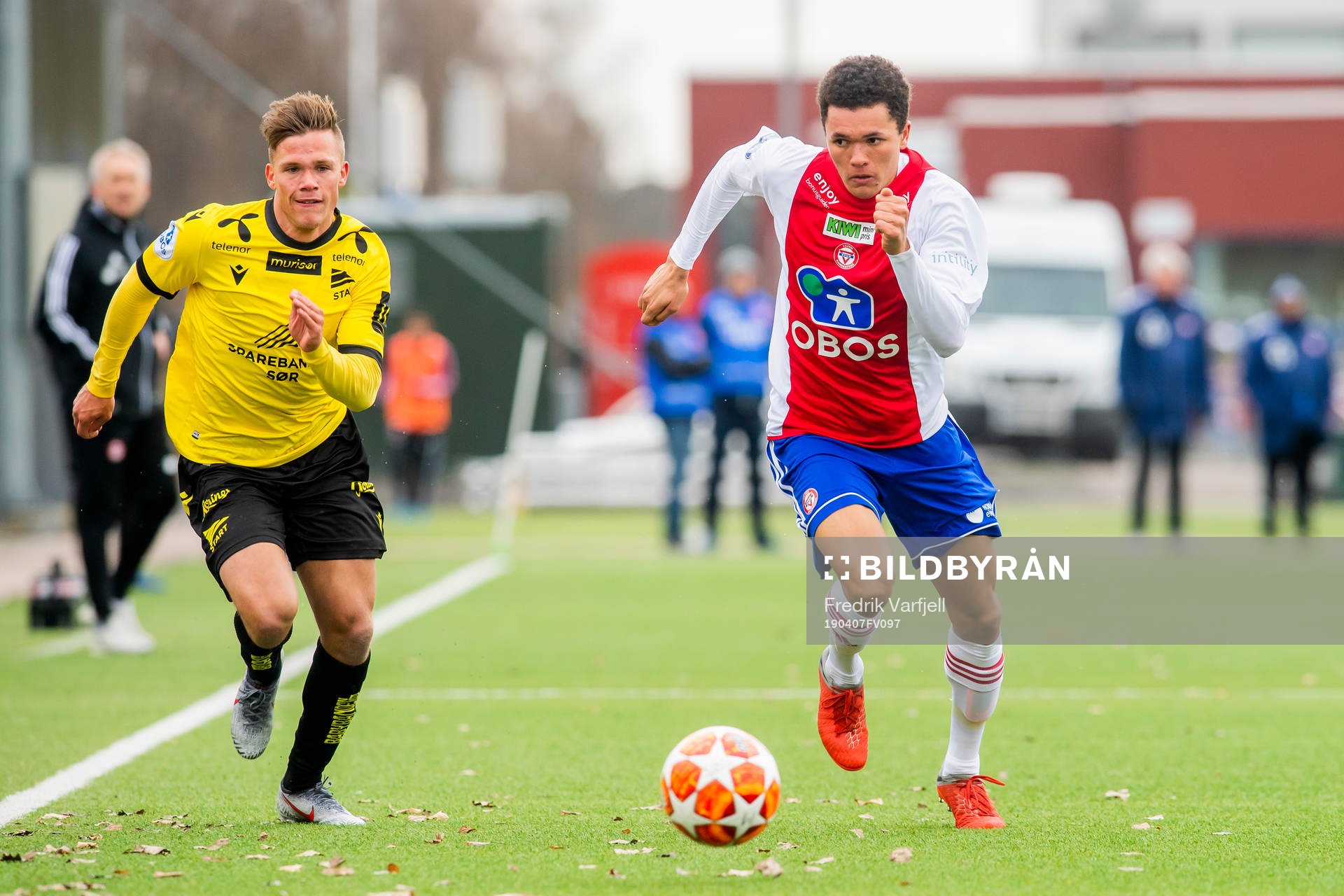 Eirik Wichne of Start and Didi Dodou Gaye of KFUM