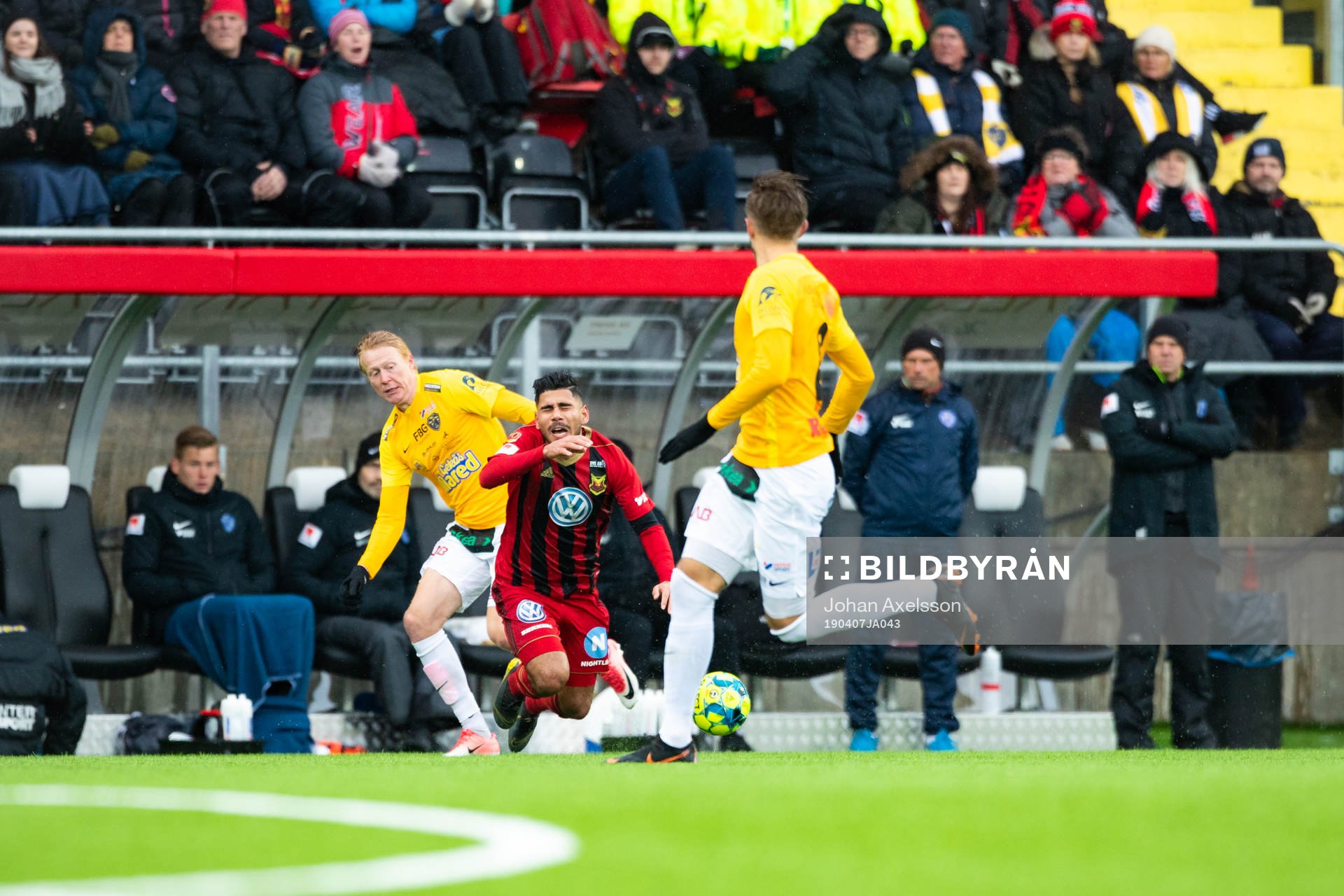 Falkenbergs Jacob Ericsson och Östersunds Hosam Aiesh i