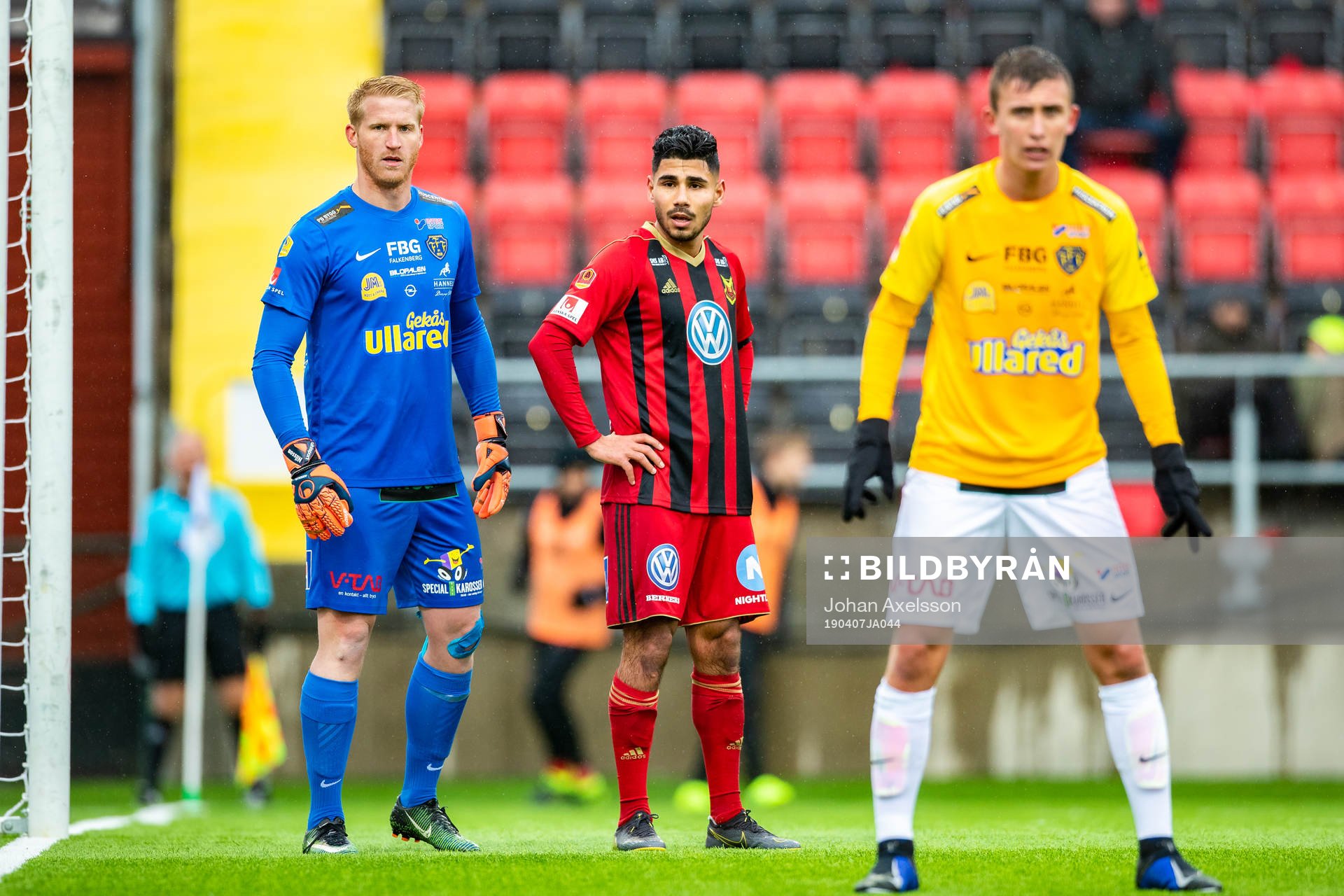 Falkenbergs målvakt Hampus Nilsson och Östersunds Hosam