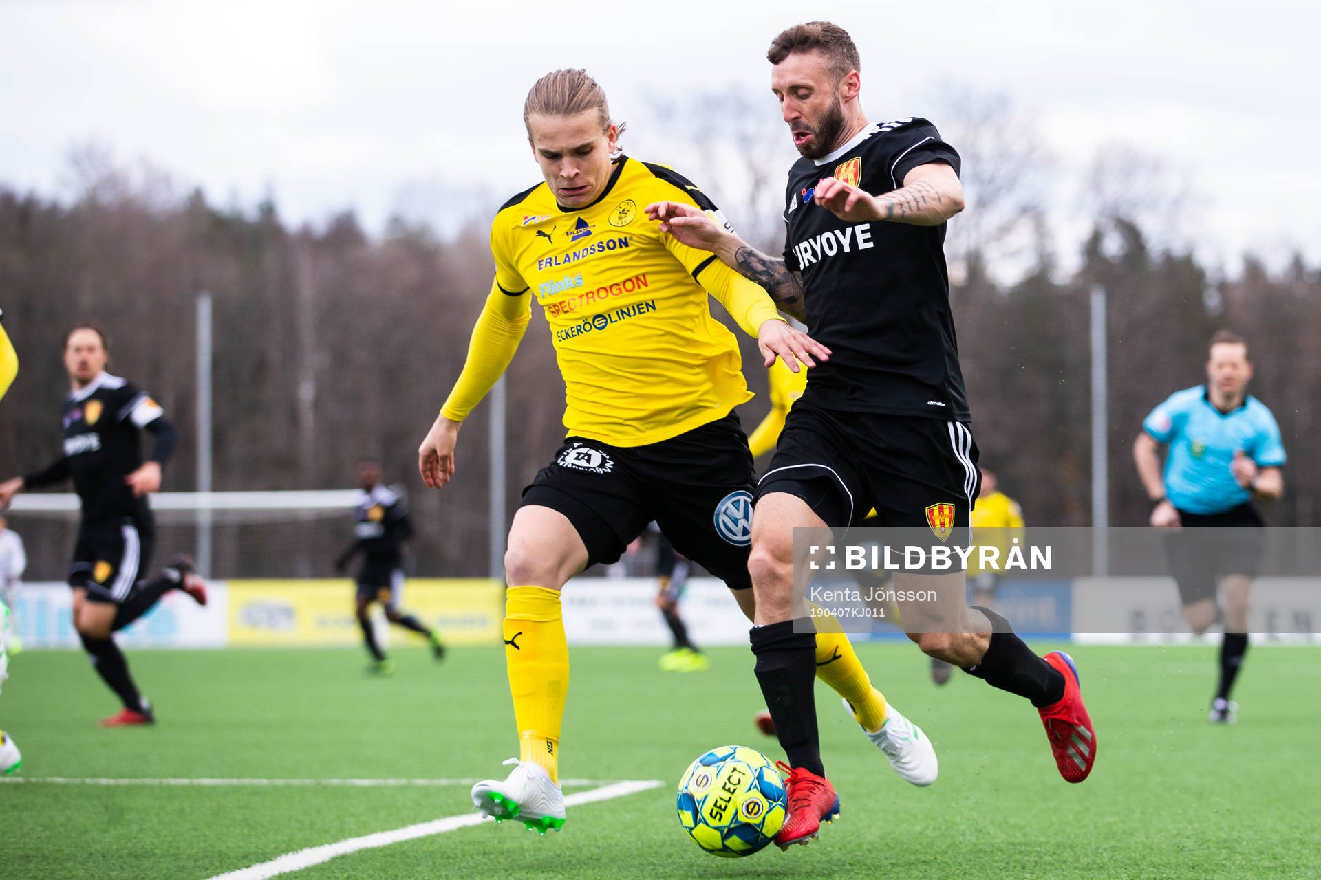 Frejs Amadeus Sögaard och Syrianskas Andrew Michael Stadler