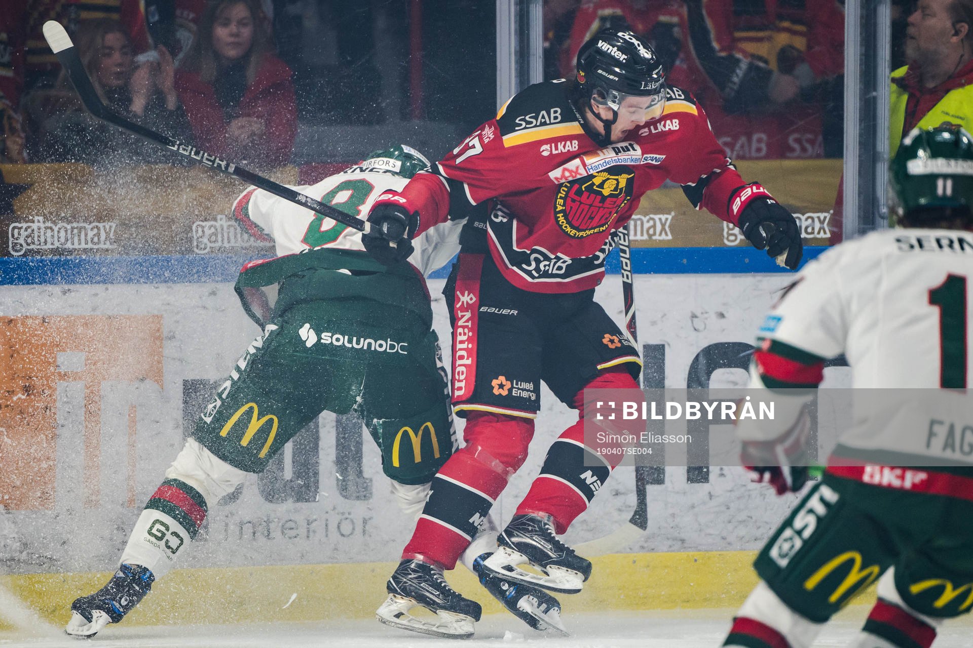 Frölundas Viktor Ekbom och Luleås Isac Lundeström